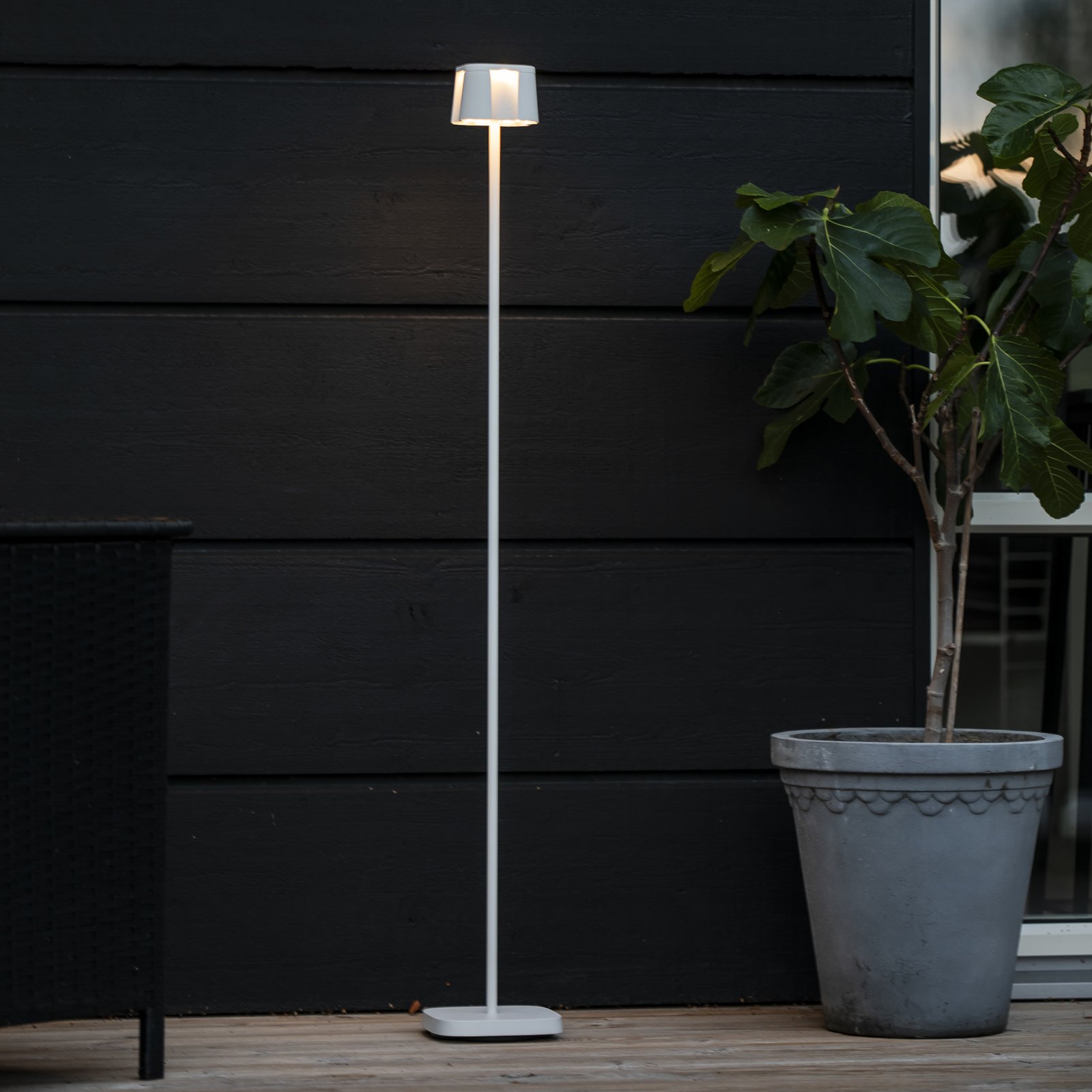 Nice rechargeable LED floor lamp, white, aluminium, IP54, dimmable, CCT