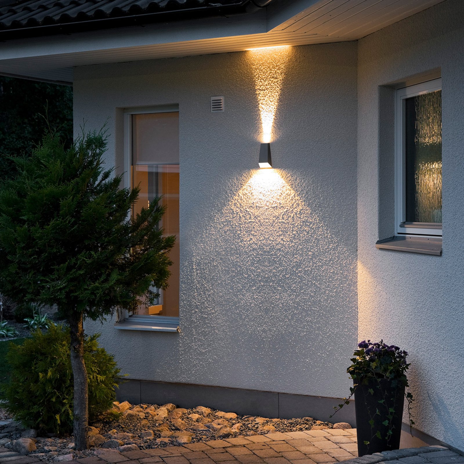 Imola LED outdoor wall light, double beam