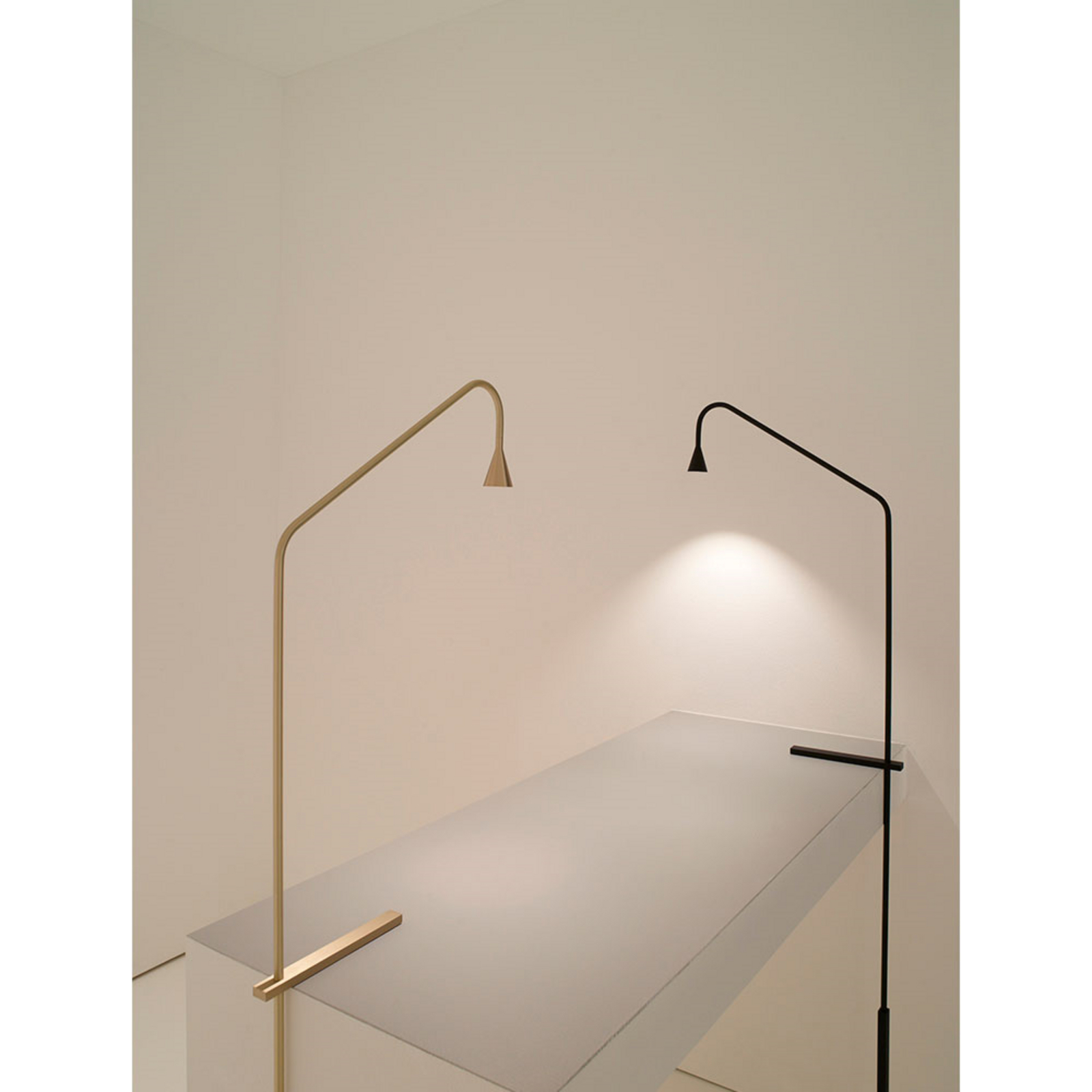 Austere T Stolní Lampa Brass - Trizo21