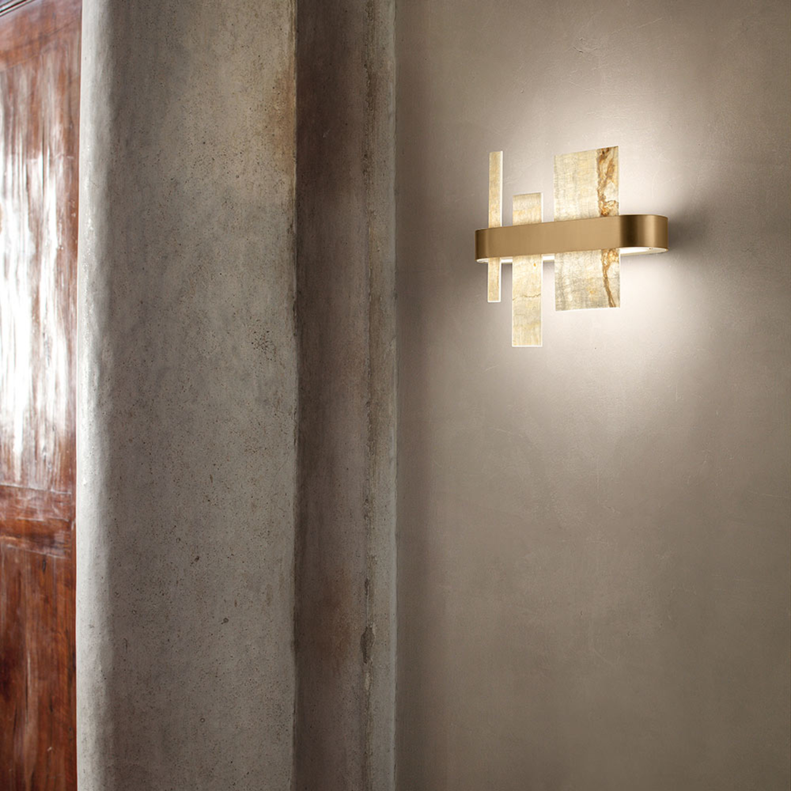 Lámpara de pared de diseño Honicé con LED, 37 cm