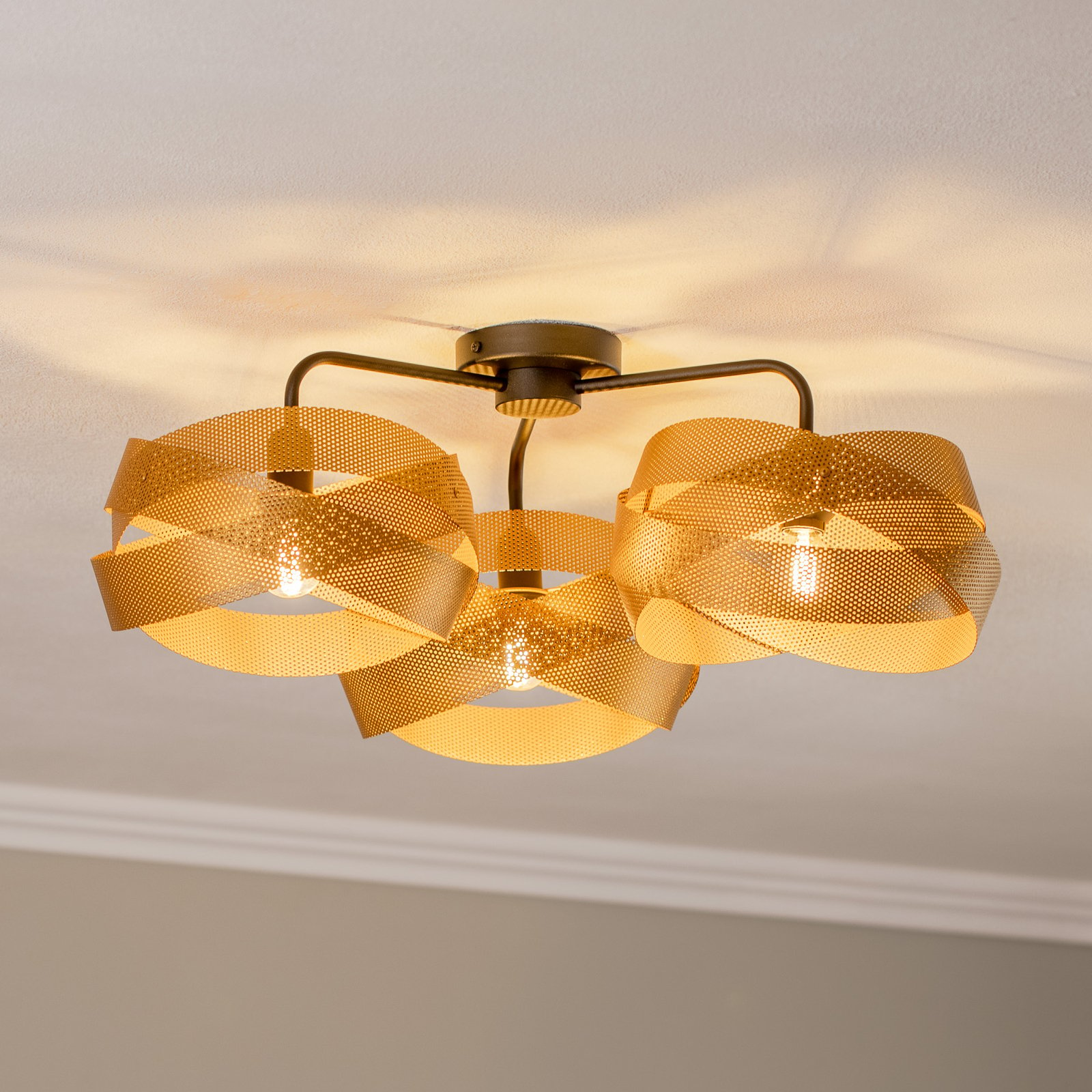 Euluna Tornado ceiling light, gold-coloured, 3-bulb