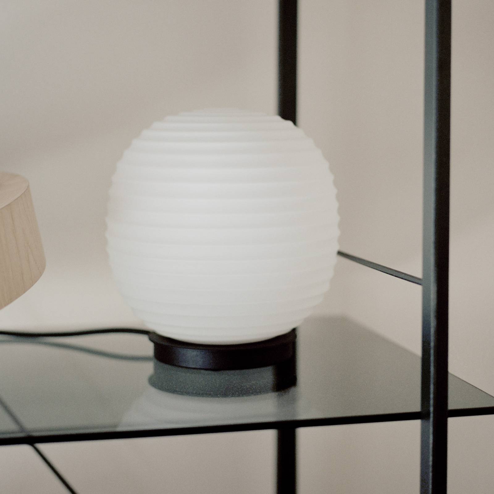 Image of New Works Lantern Globe Small lampe de table, Ø 20cm 5712826206140