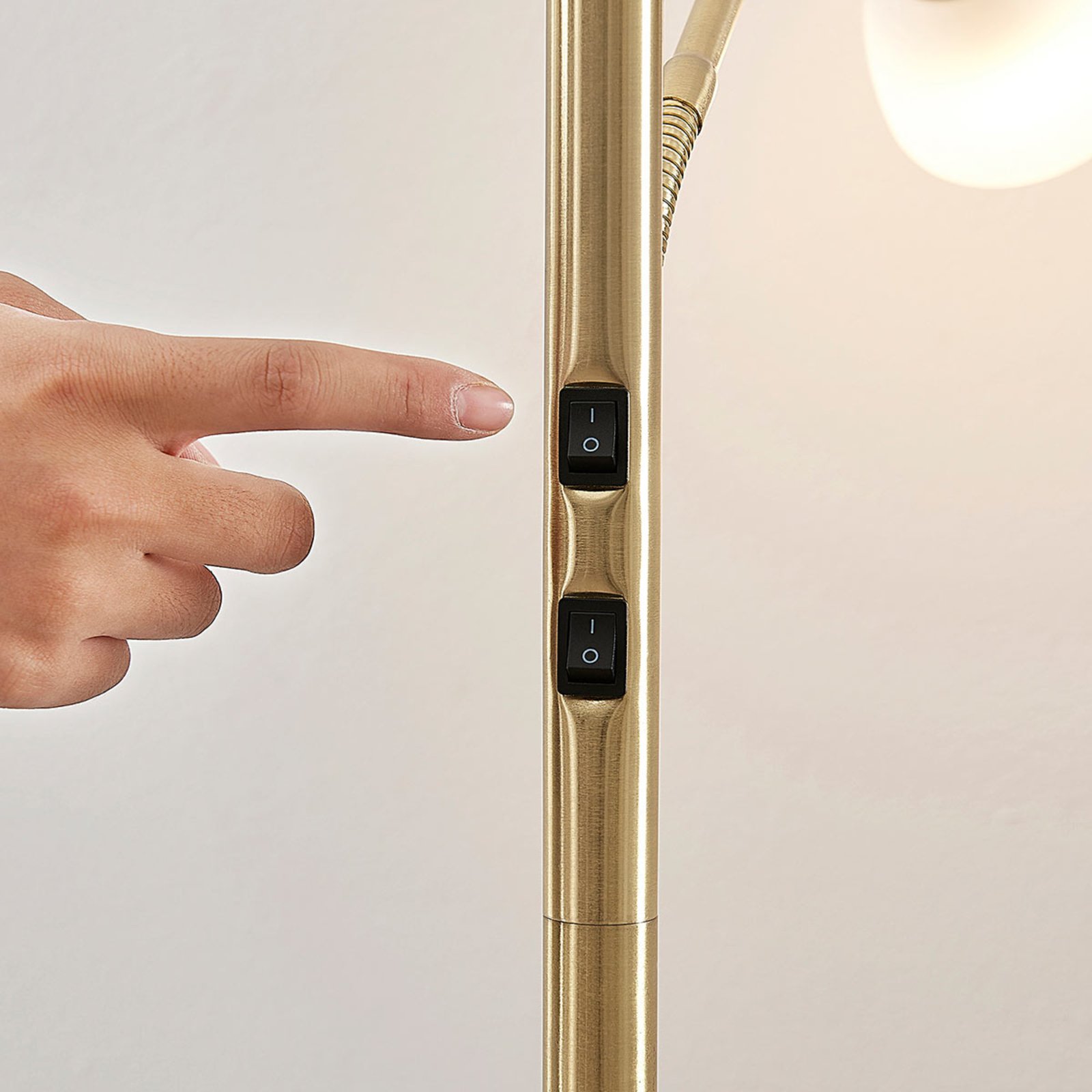 Jost Vloerlamp Brass/White - Lindby