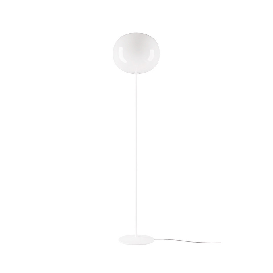 Lodes Volum 42 Golvlampa Long Glossy, vit från Lodes