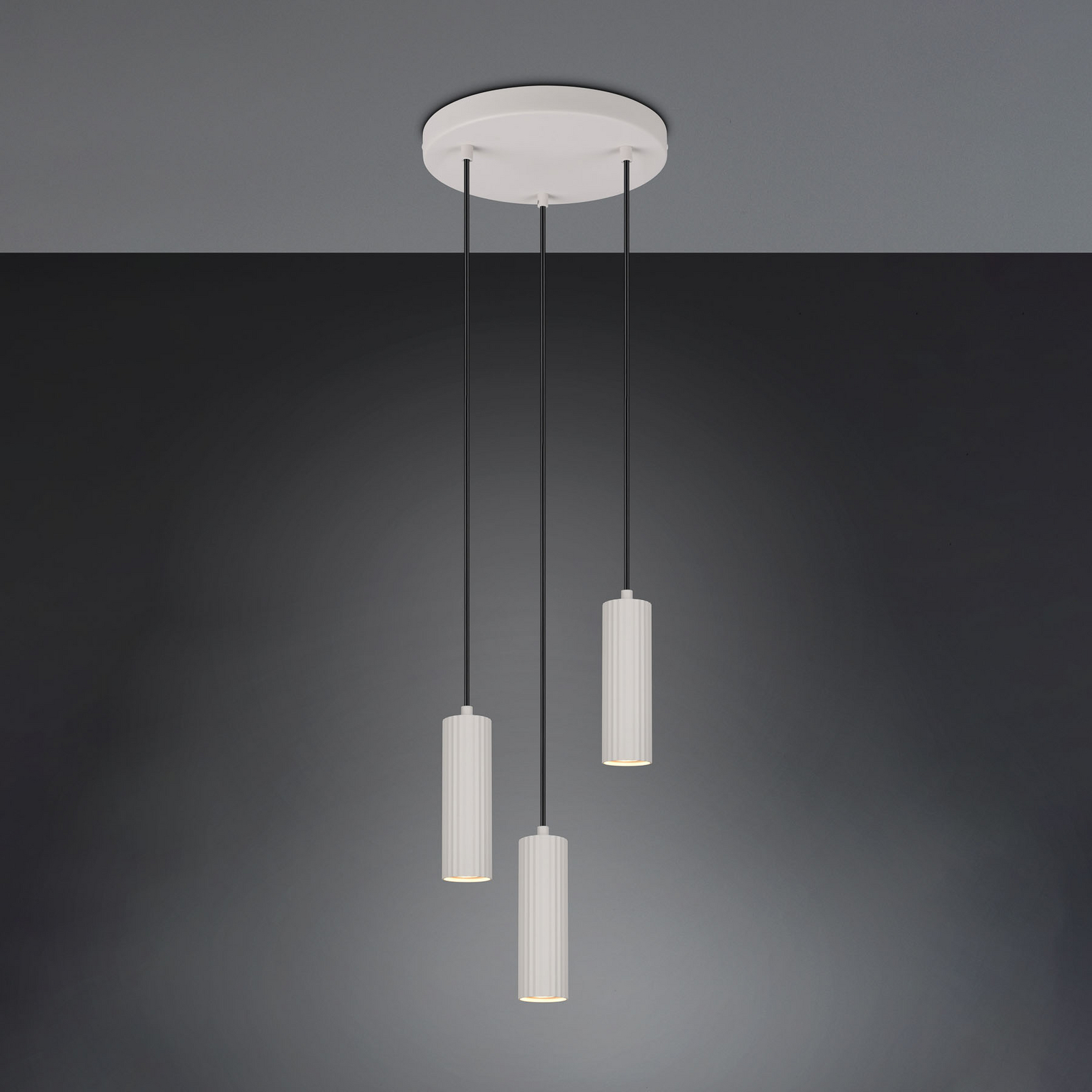 Hanglamp Soka, lichtgrijs, Ø 28 cm, metaal, 3-lamps. Hanglamp Soka, lichtgrijs, Ø 28 cm, metaal, 3-lamps.