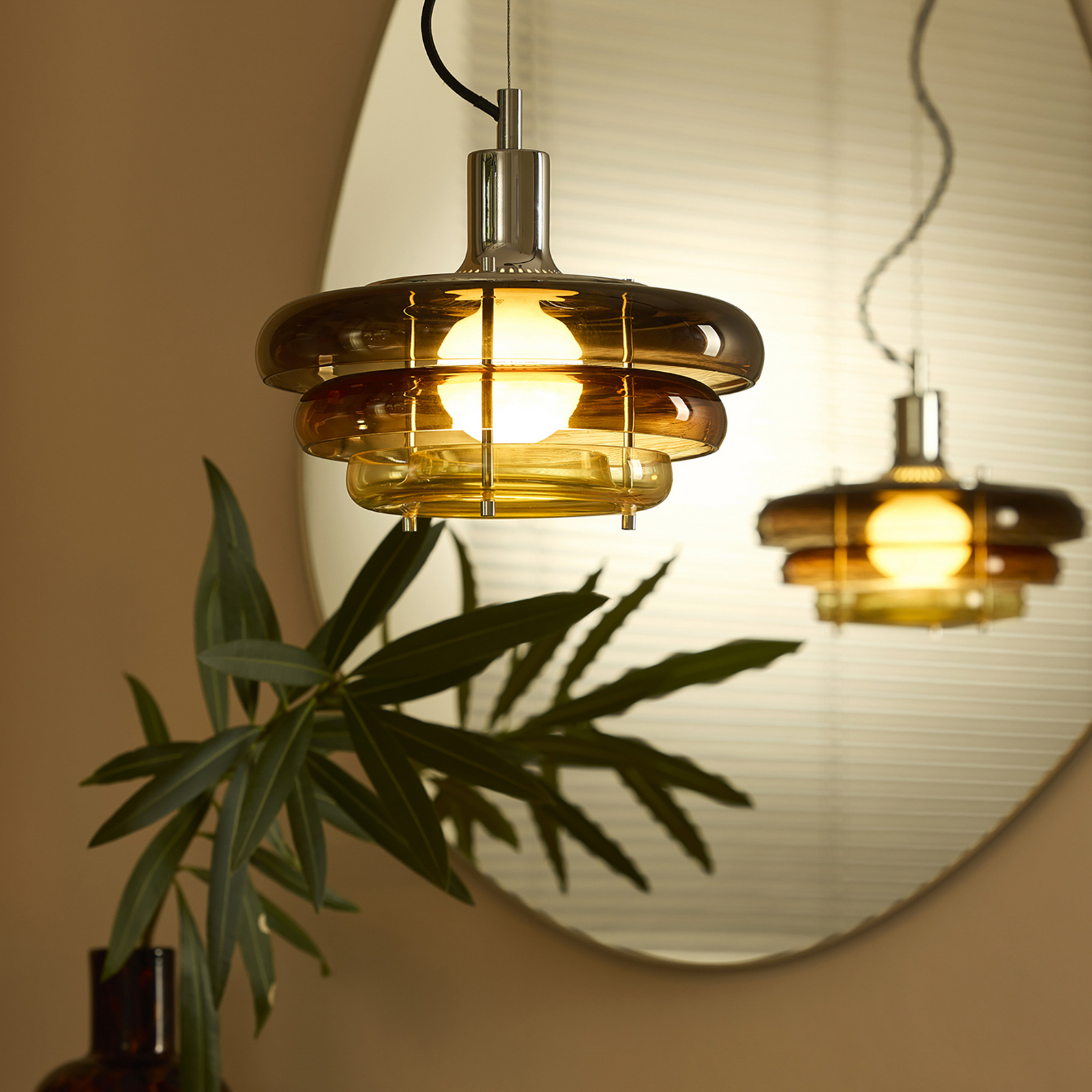 MARKET SET viseća svjetiljka Sunset Ø 28 cm, jantarna, staklo, E27 MARKET SET viseća svjetiljka Sunset Ø 28 cm, jantarna, staklo, E27