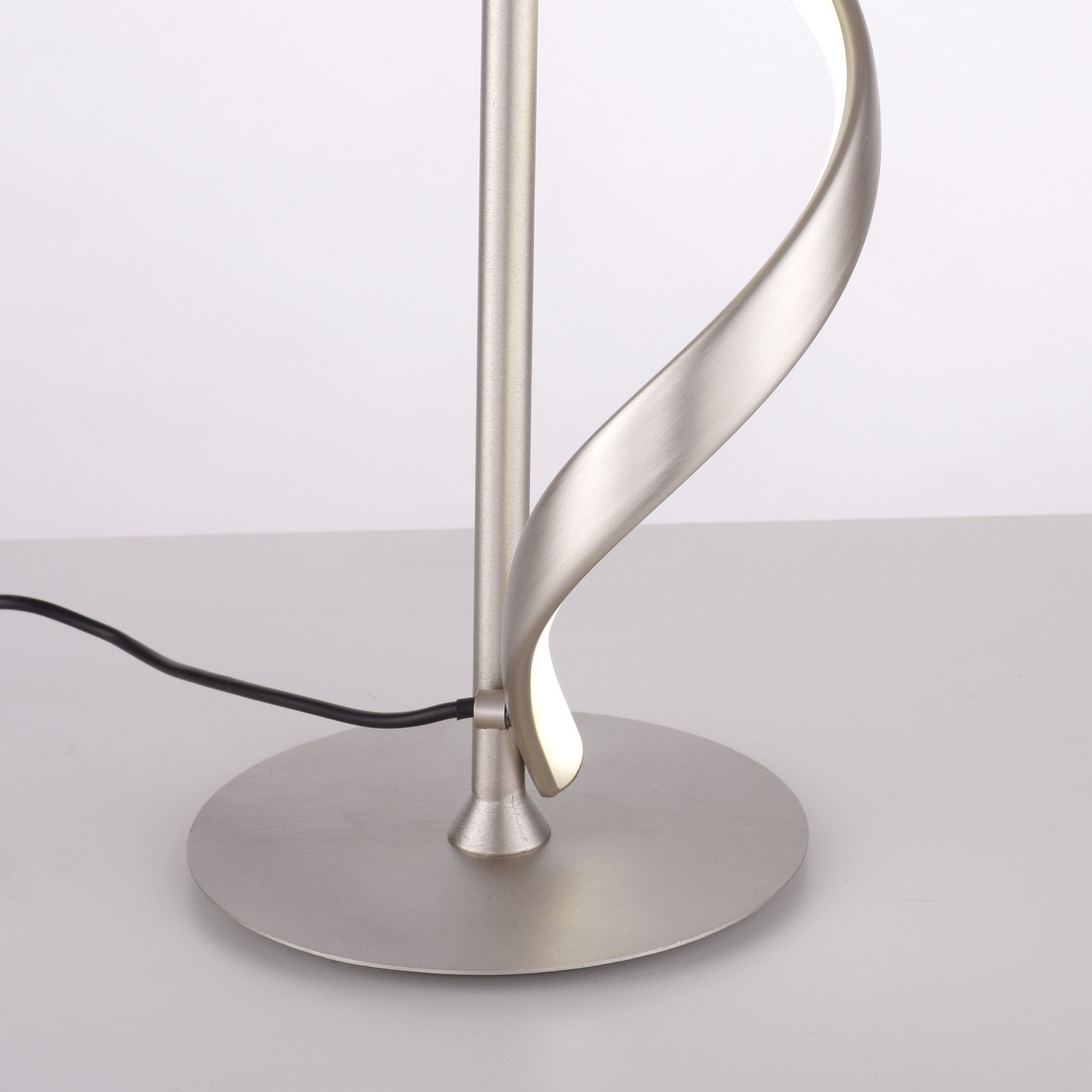 Paul Neuhaus Q-Swing stolová LED lampa, oceľ