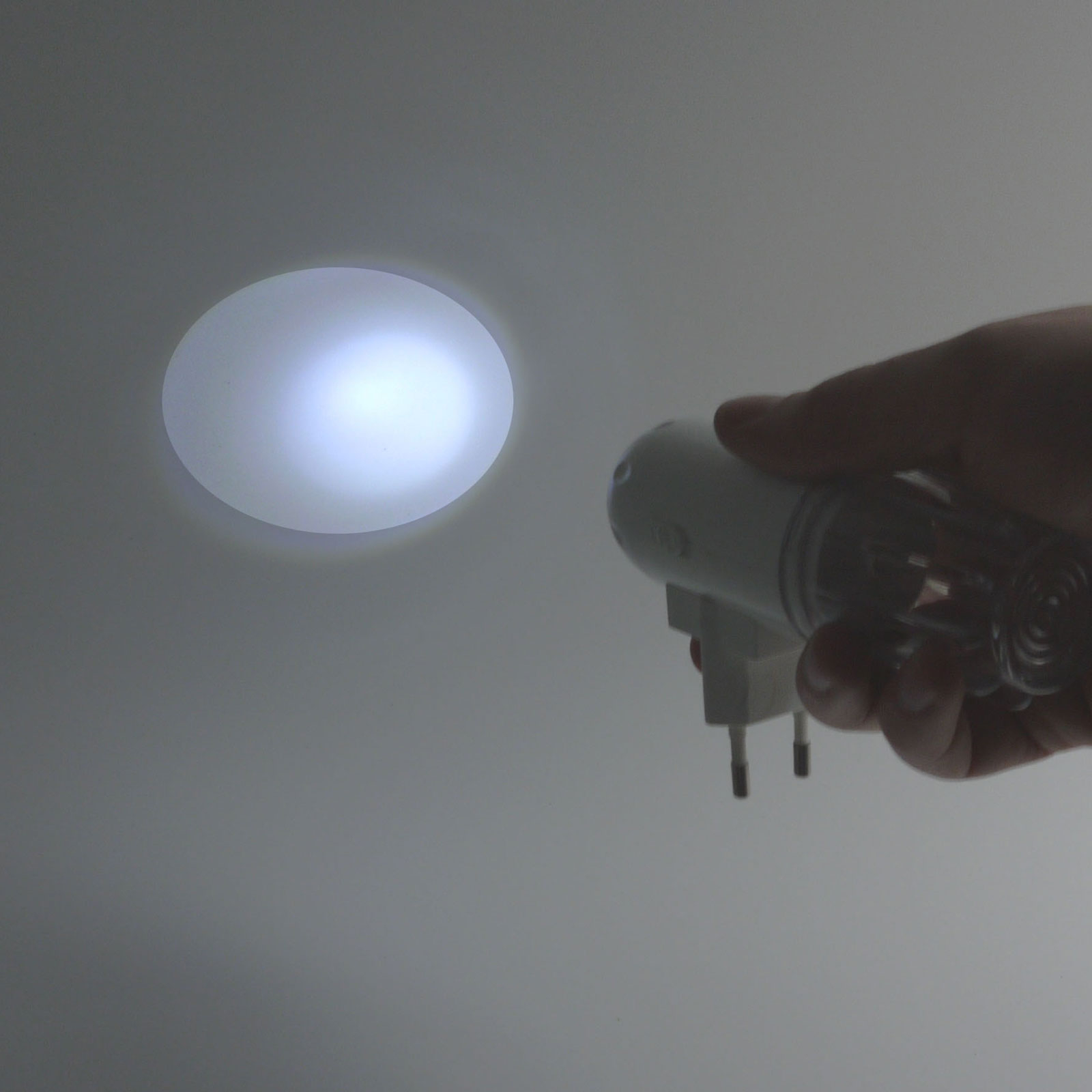 Lámpara nocturna LED multifunción 3 en 1