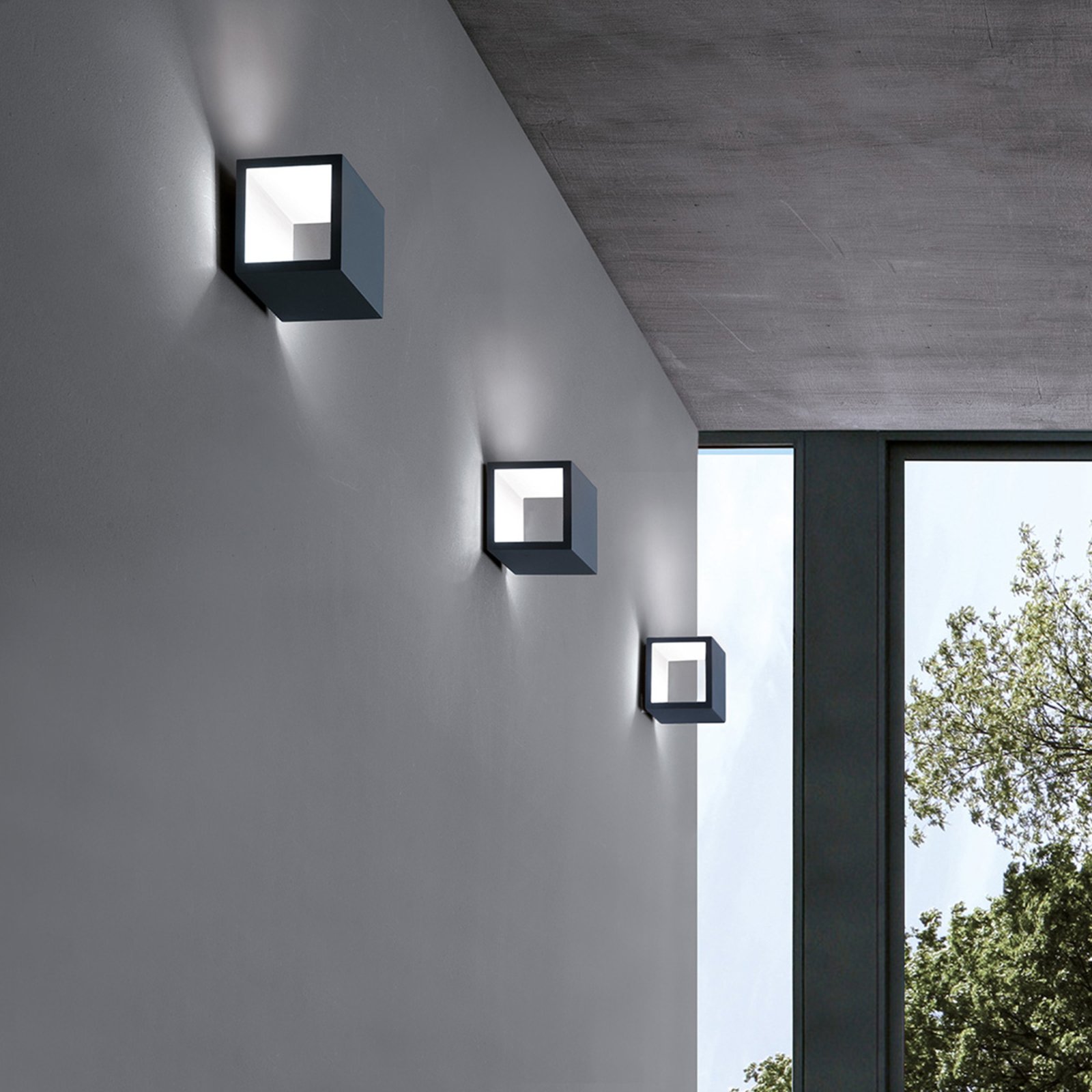 ICONE Cubò LED sieninis šviestuvas, 10 W, titano/baltos spalvos