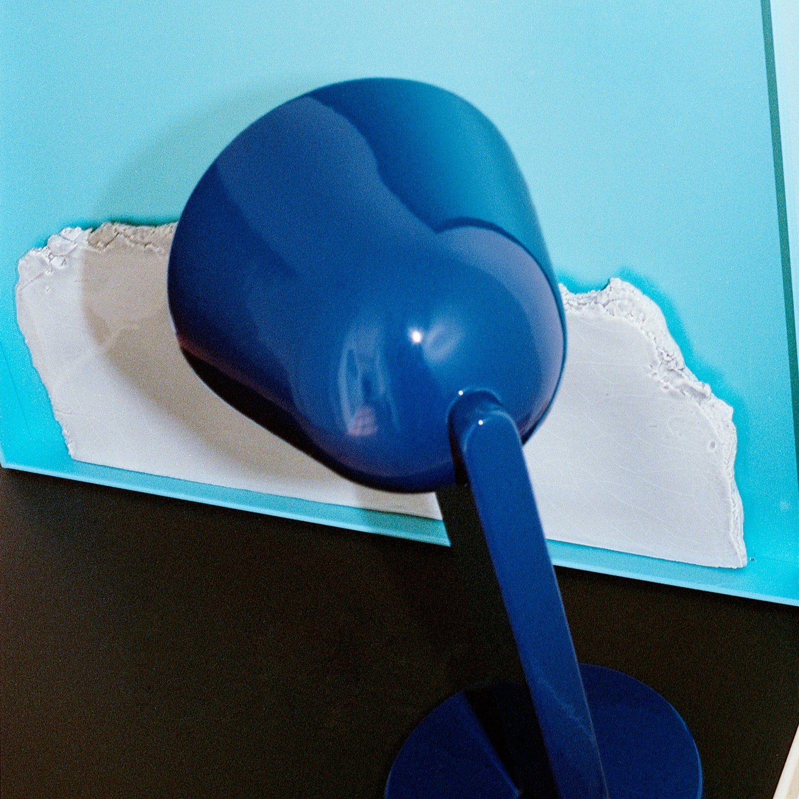 FLOS Céramique Sidebordslampe, blå