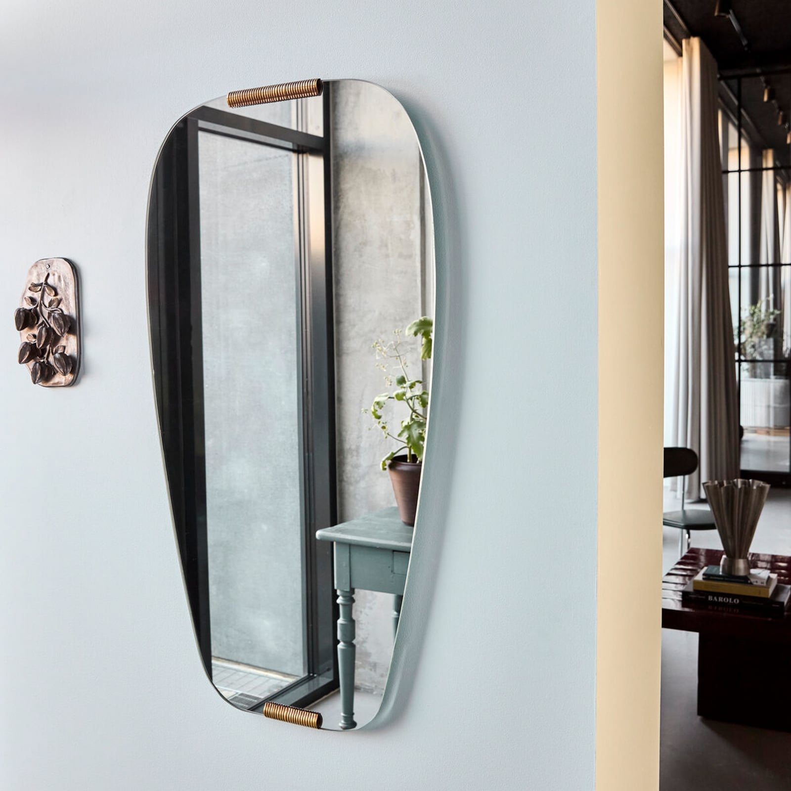 Specchio da parete HDClips, 100 x 55 cm, dettagli dorati - House Doctor