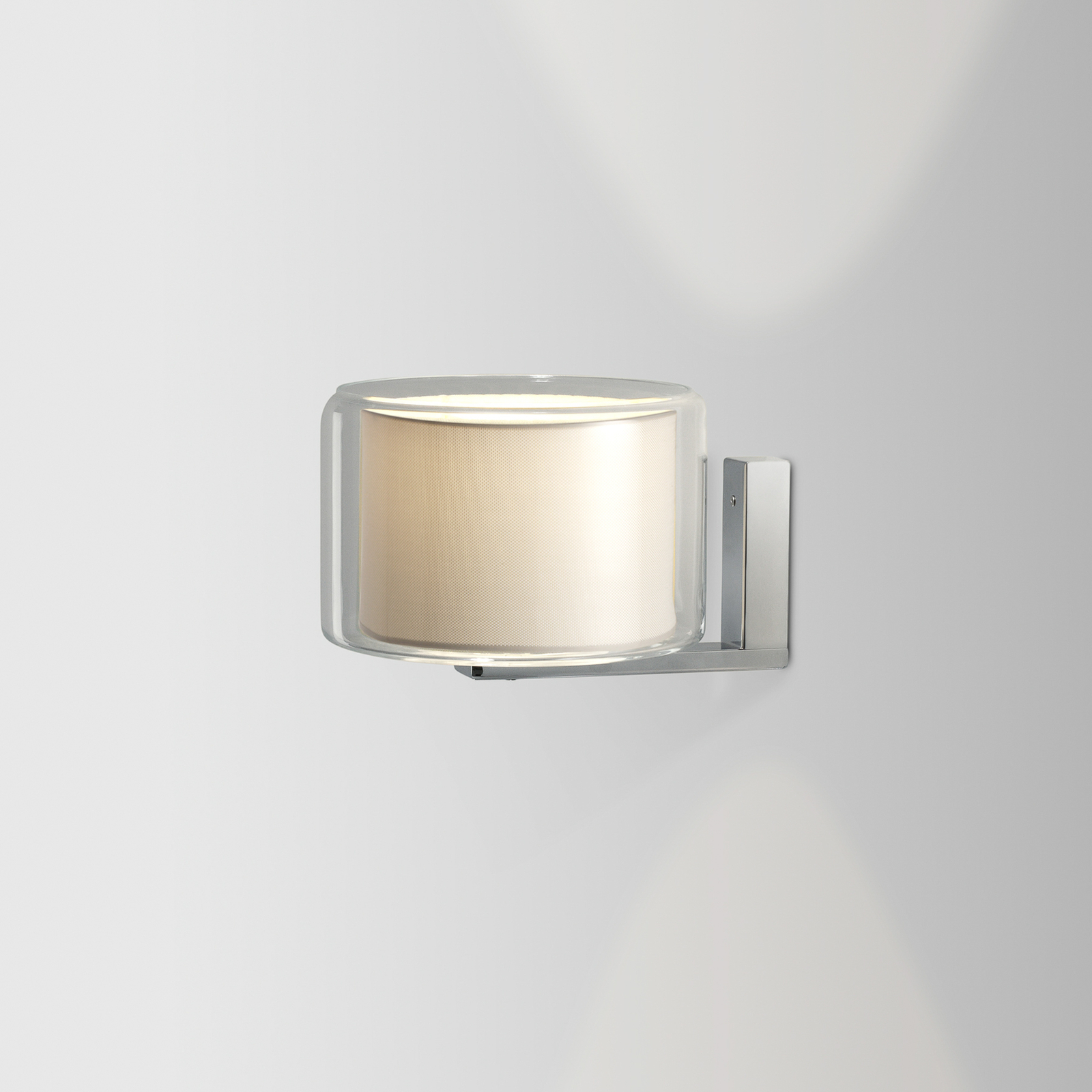 MARSET Mercer A wandlamp van glas en polyester