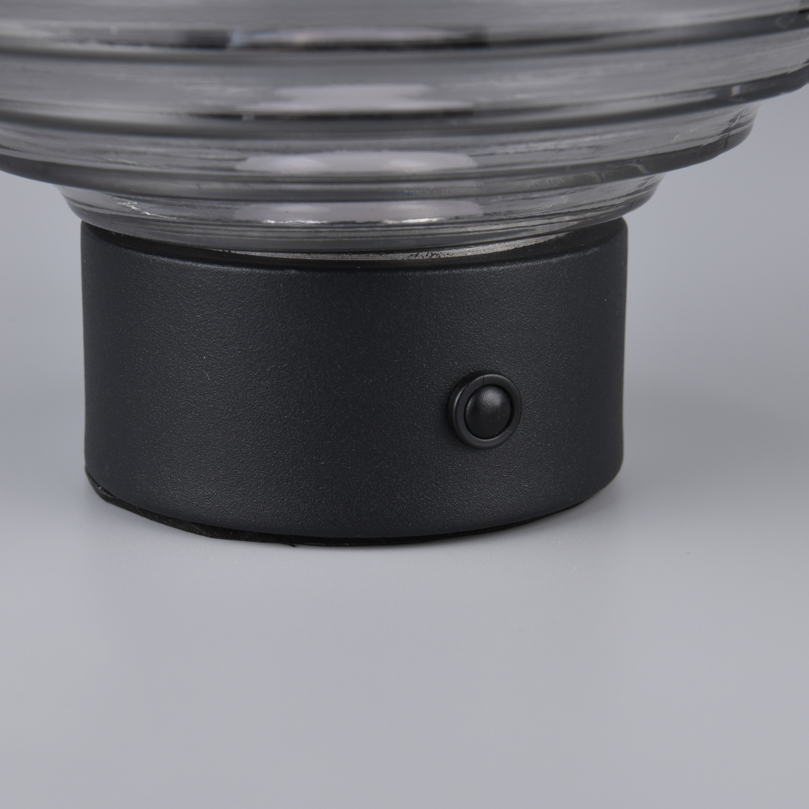 Earl LED genopladelig bordlampe, sort/røget, højde 14,5 cm, glas