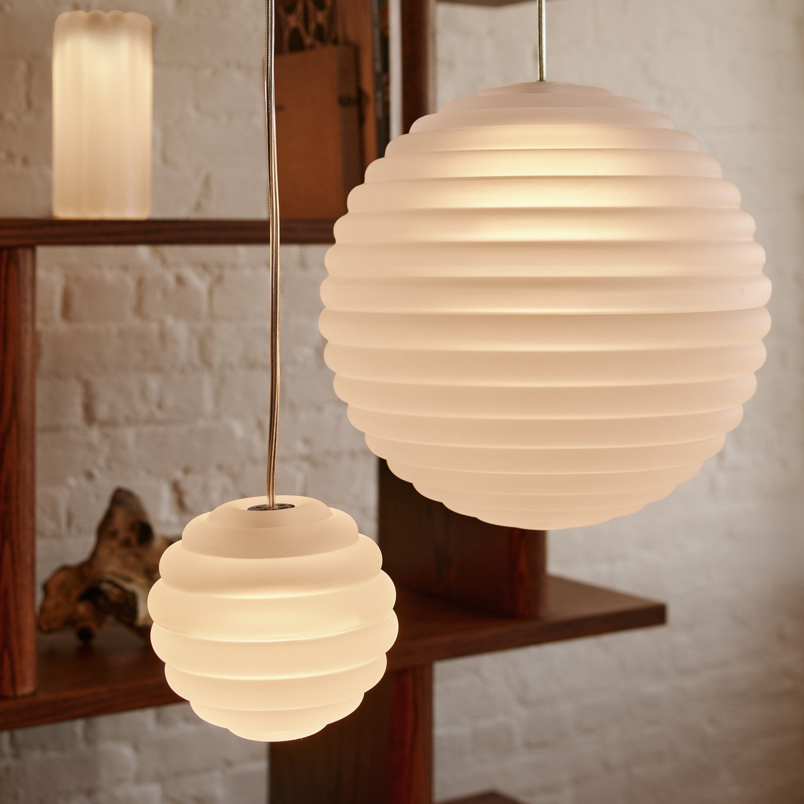 Press Sphere LED-hængelampe, frostet Ø 30 cm - Tom Dixon Press Sphere LED-hængelampe, frostet Ø 30 cm - Tom Dixon