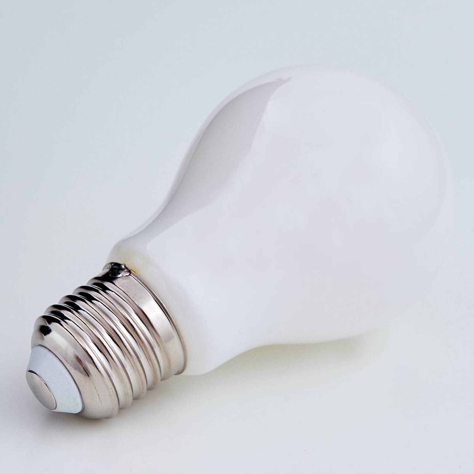 E27 LED bulb 4 W, 470 lm, 2,700 K, opal | Lights.co.uk