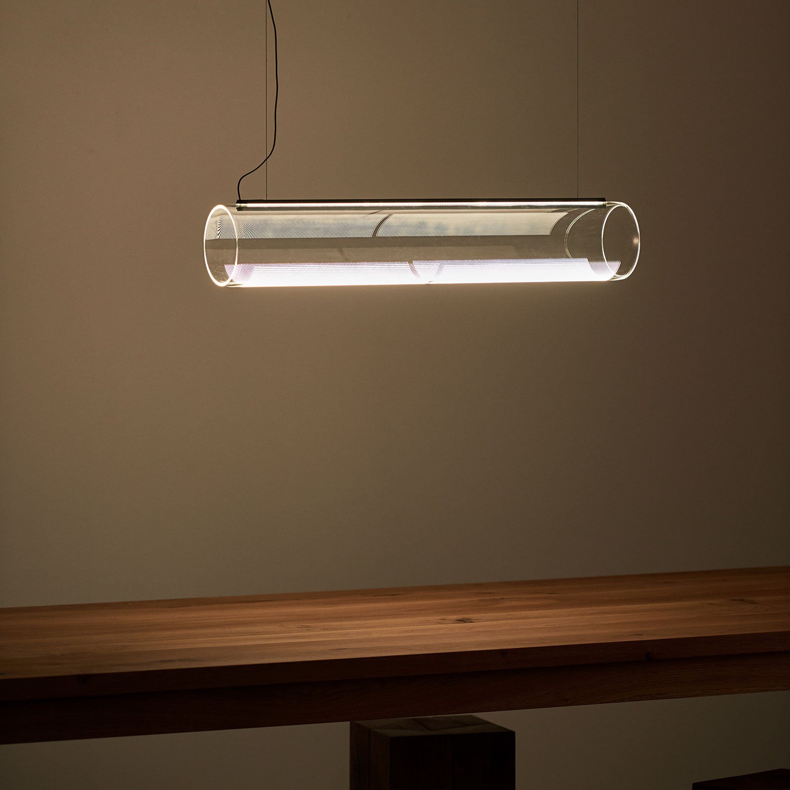 Vibia Guise 2277 závesné LED svietidlo dĺžka 89 cm