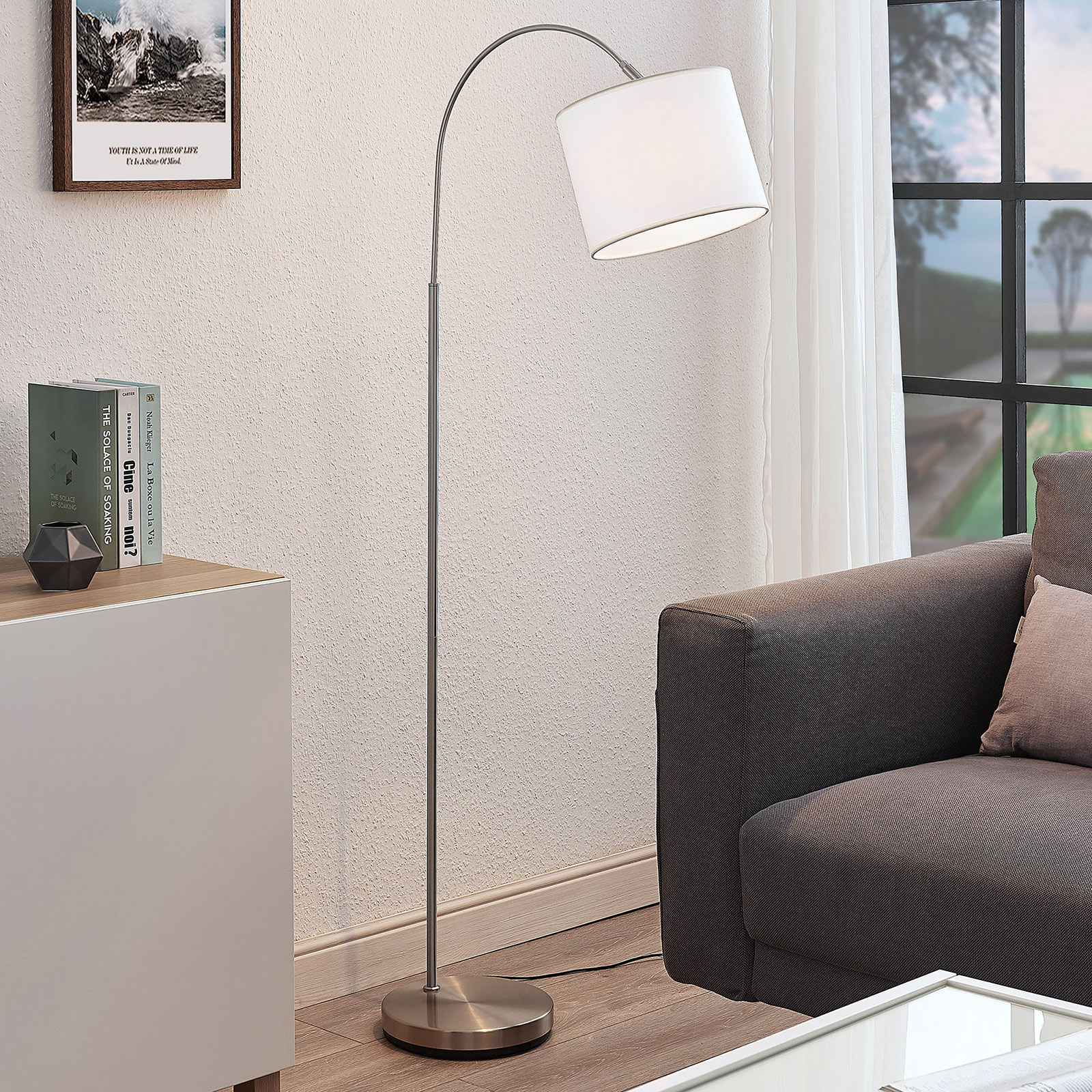 Lindby Mateji arc floor lamp with a white lampshade, for Living / Dining Room, fabric, metal, E27, 60 W, energy efficiency: A++, W: 20 cm, H: 148 cm