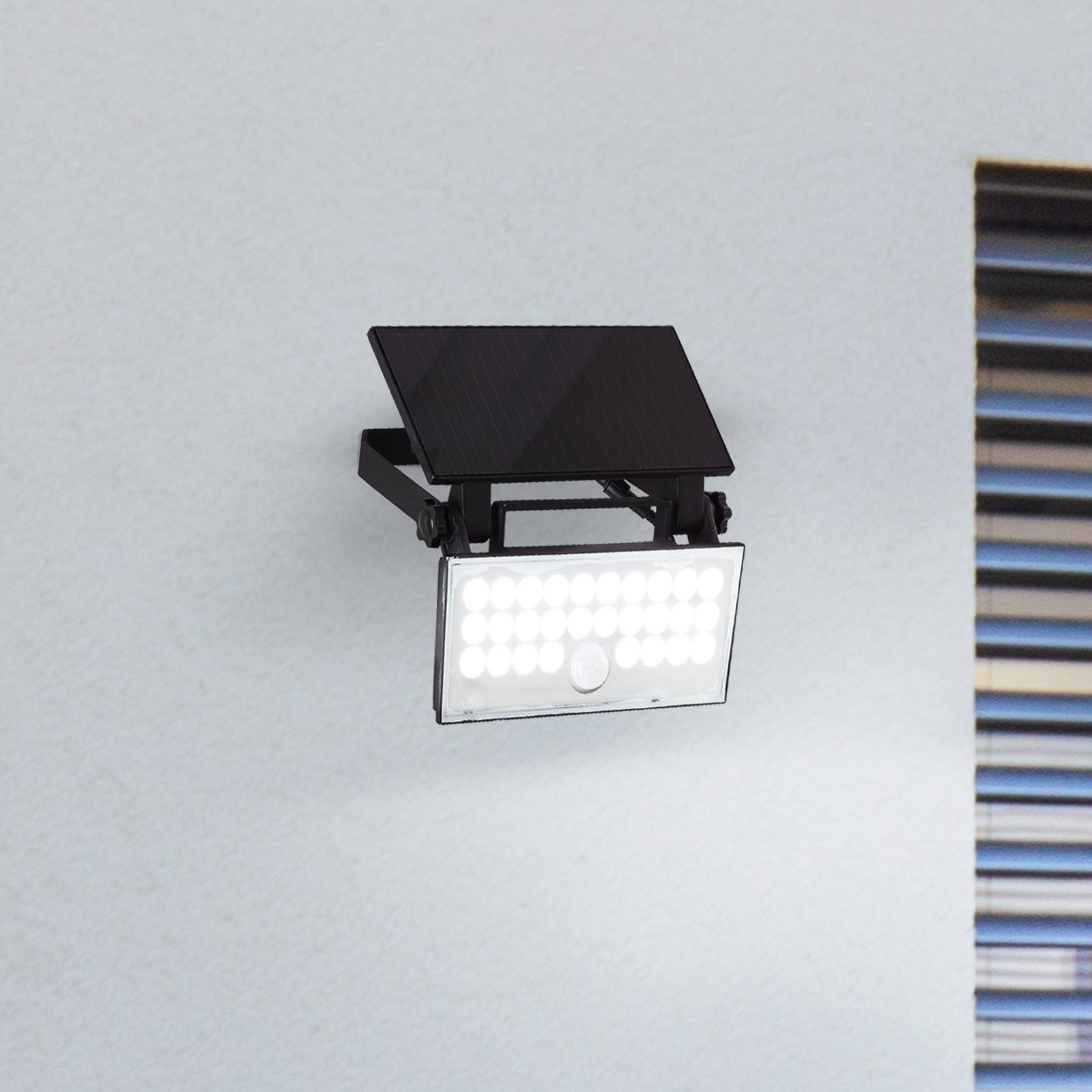 LED-veggspotlight Luton Sensor svart B 19 cm