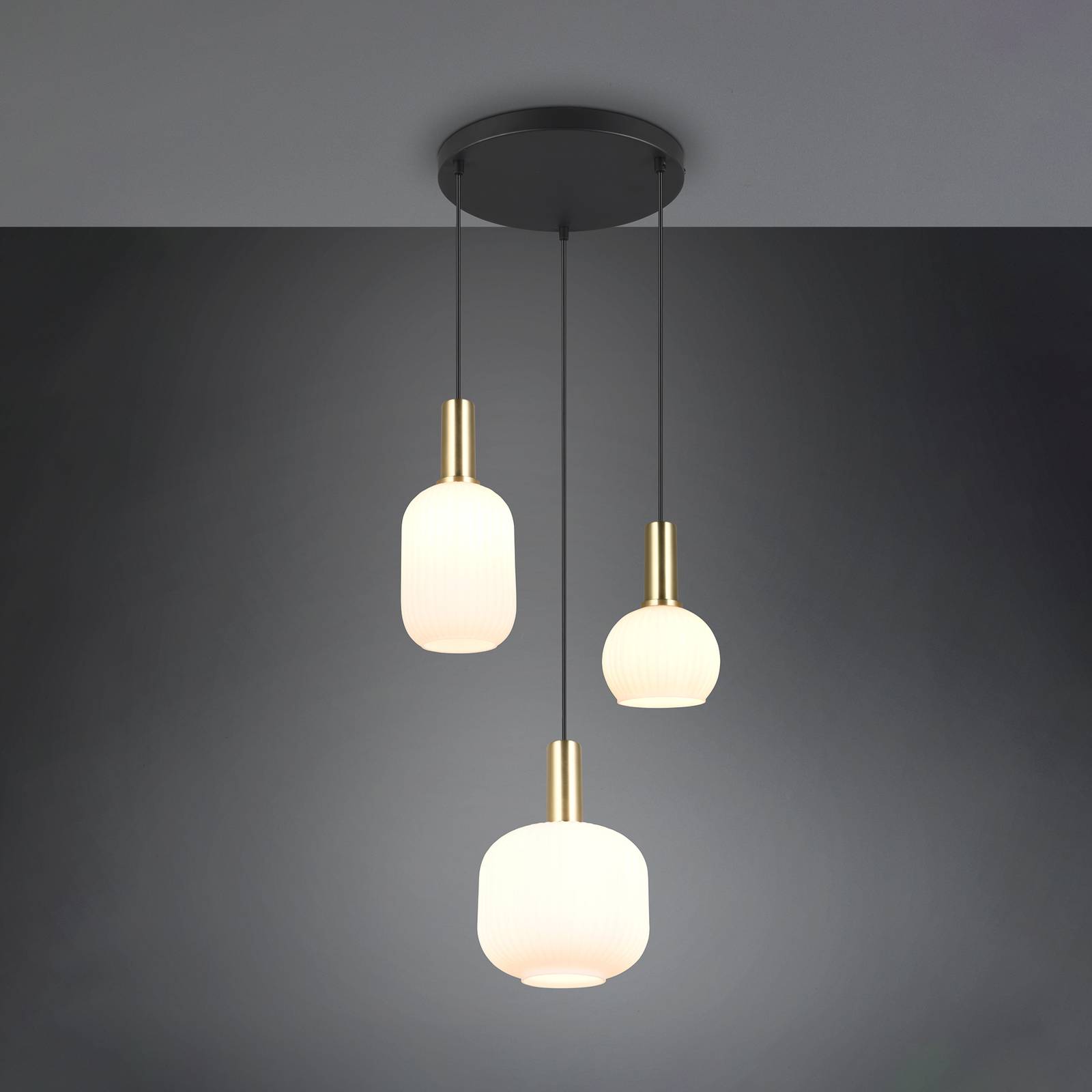 Trio Lighting Suspension Diva 3 lampes laiton opale verre métal