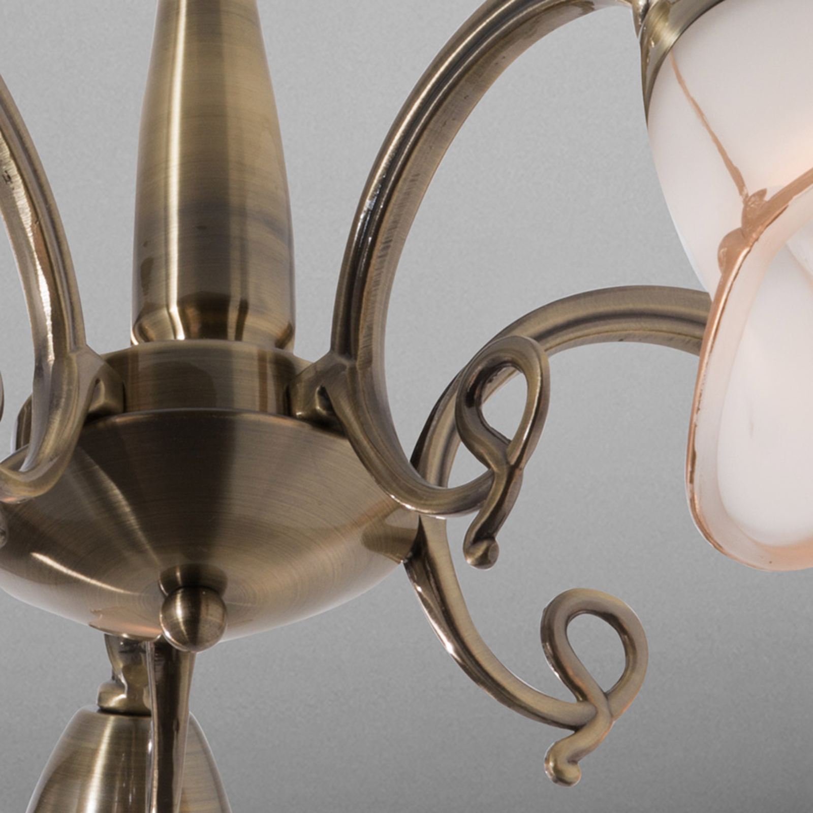 Calla pendant light, antique brass, 5-bulb