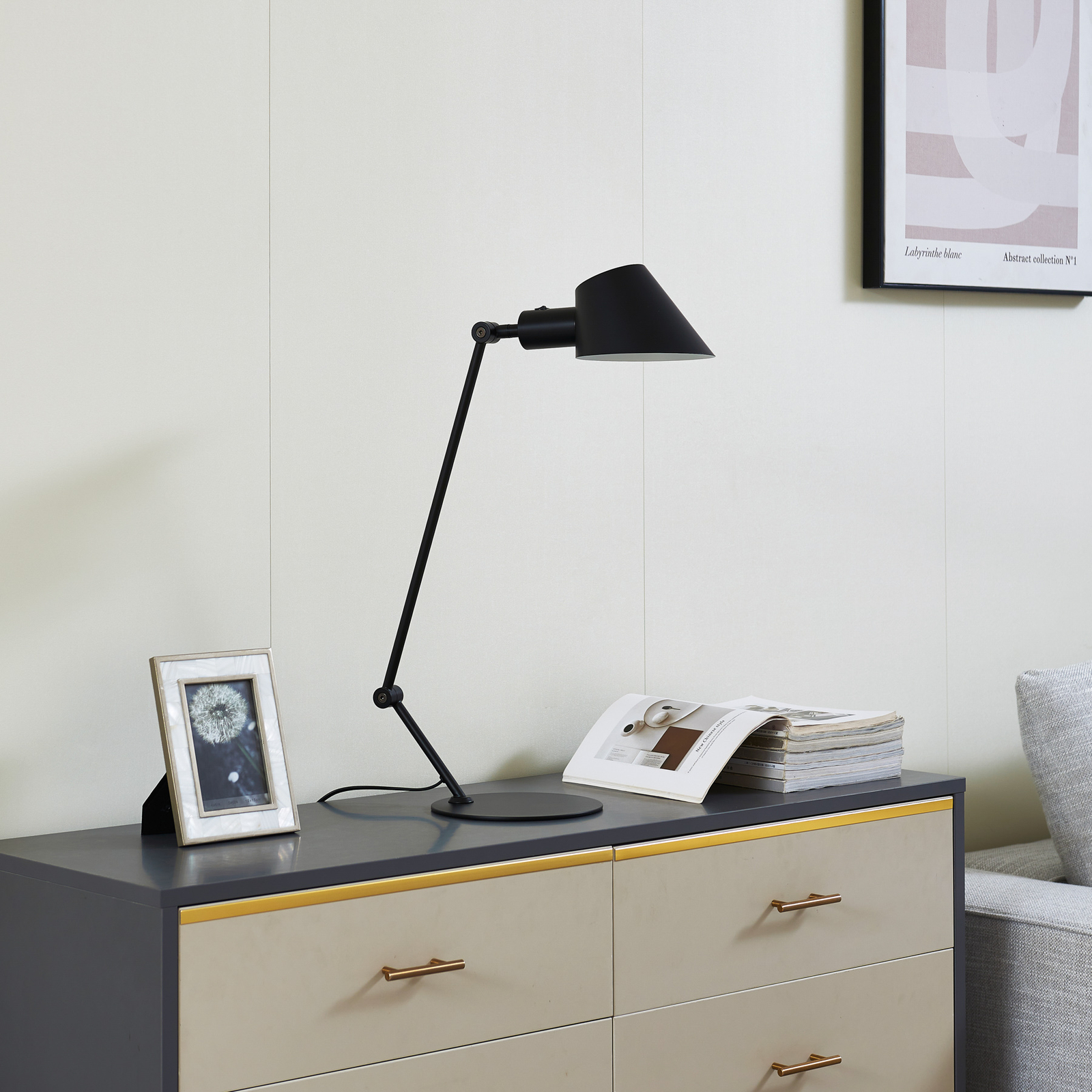 Lindby Corali table lamp, black, metal