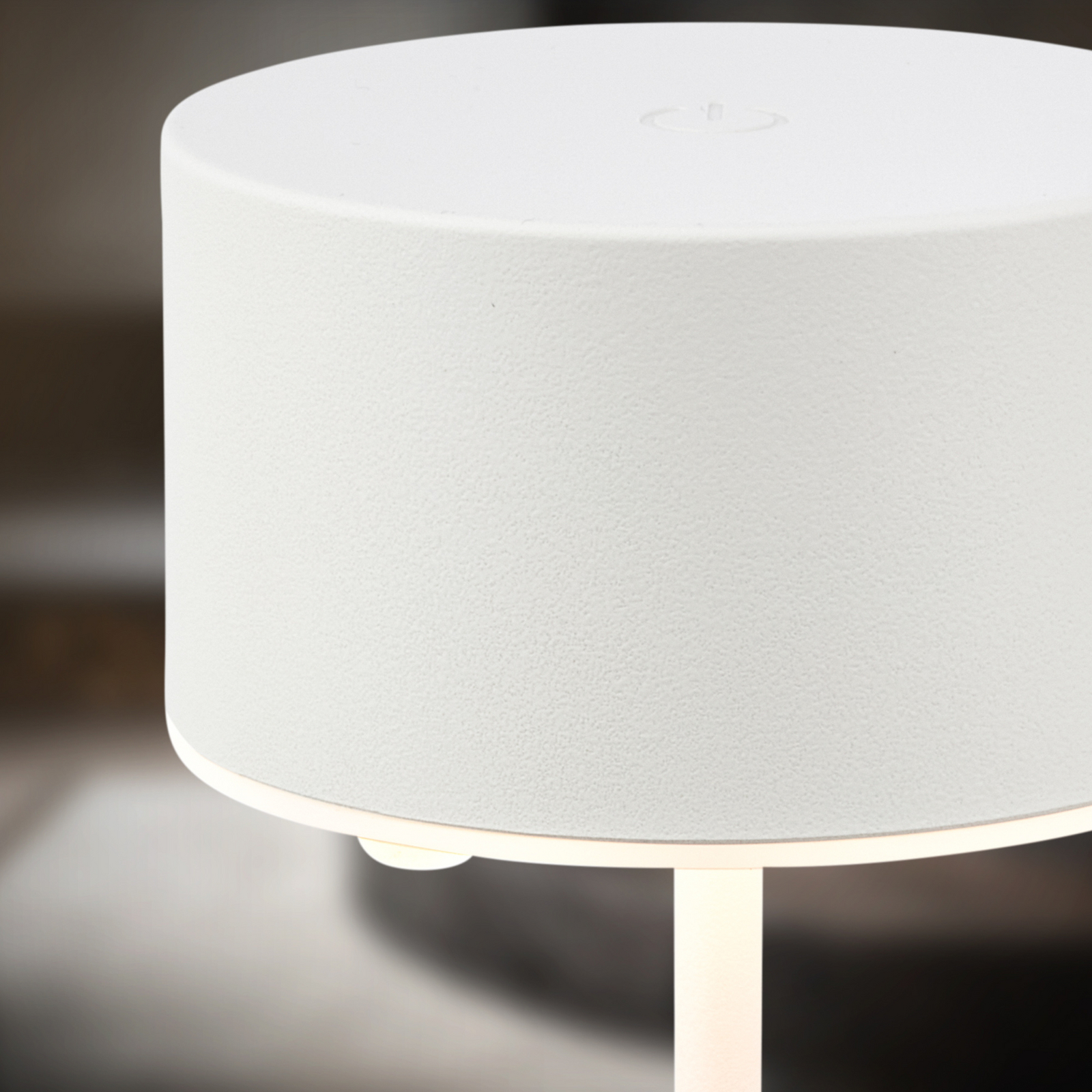 lampe à poser LED rechargeable Kira, blanche, hauteur 19 cm, IP44, touchdim lampe à poser LED rechargeable Kira, blanche, hauteur 19 cm, IP44, touchdim