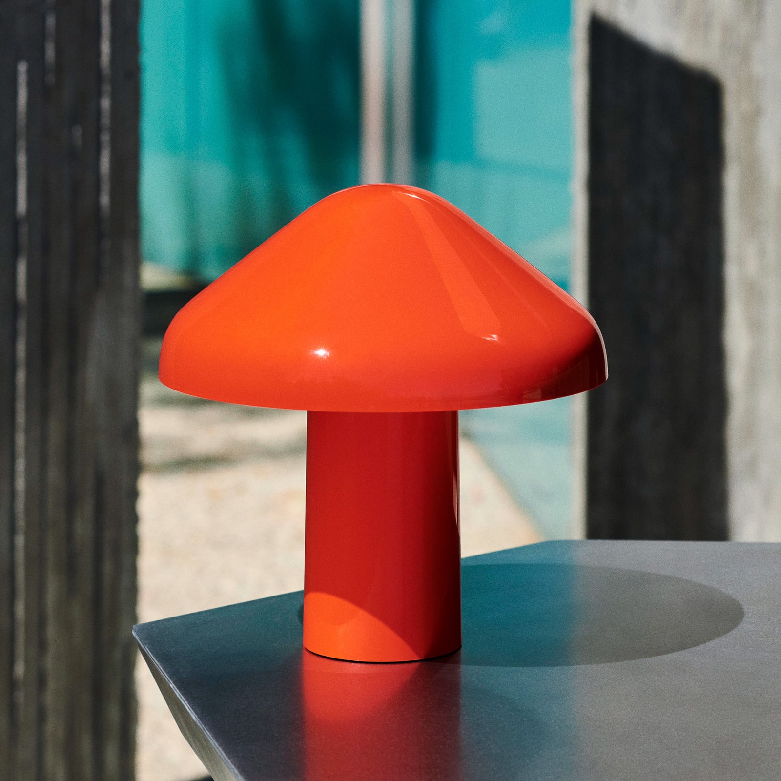 Pao Portable LED-Tischleuchte mit Akku rot - HAY