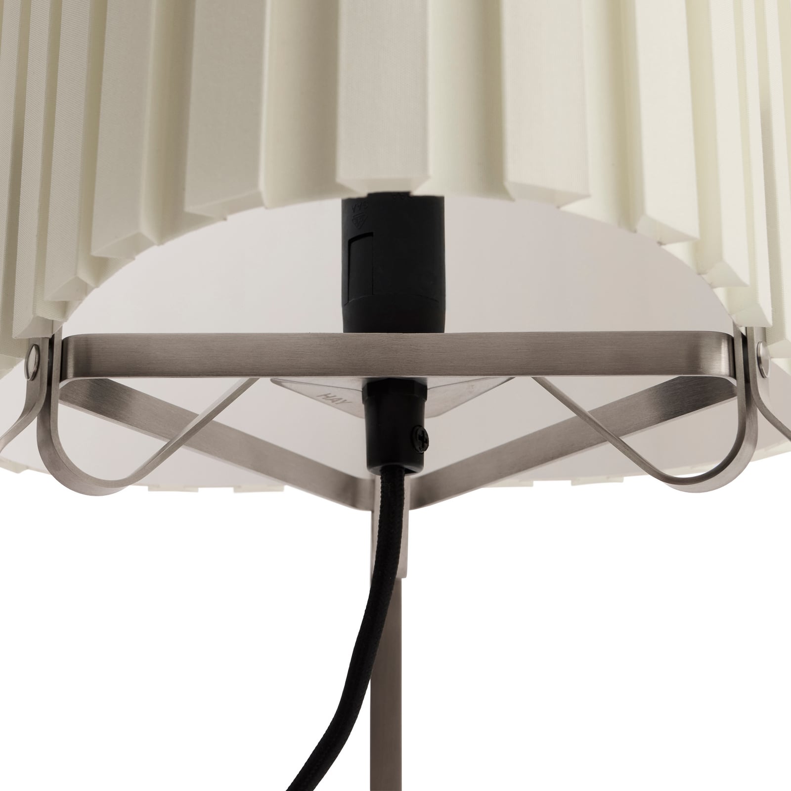 Canelé bordlampe, hvit, høyde 37 cm, E14, tekstil – HAY Canelé bordlampe, hvit, høyde 37 cm, E14, tekstil – HAY