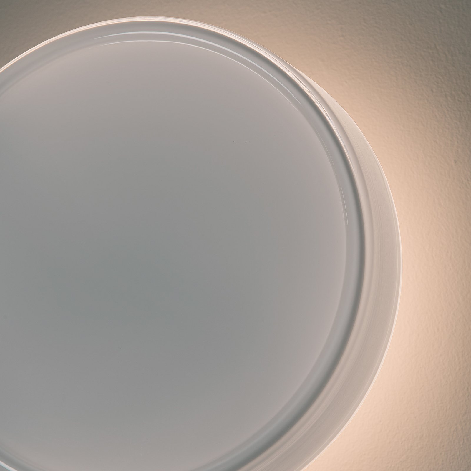 MARSET LED-Wandlampe Caramel, opal, Ø 22 cm, TRIAC, Glas