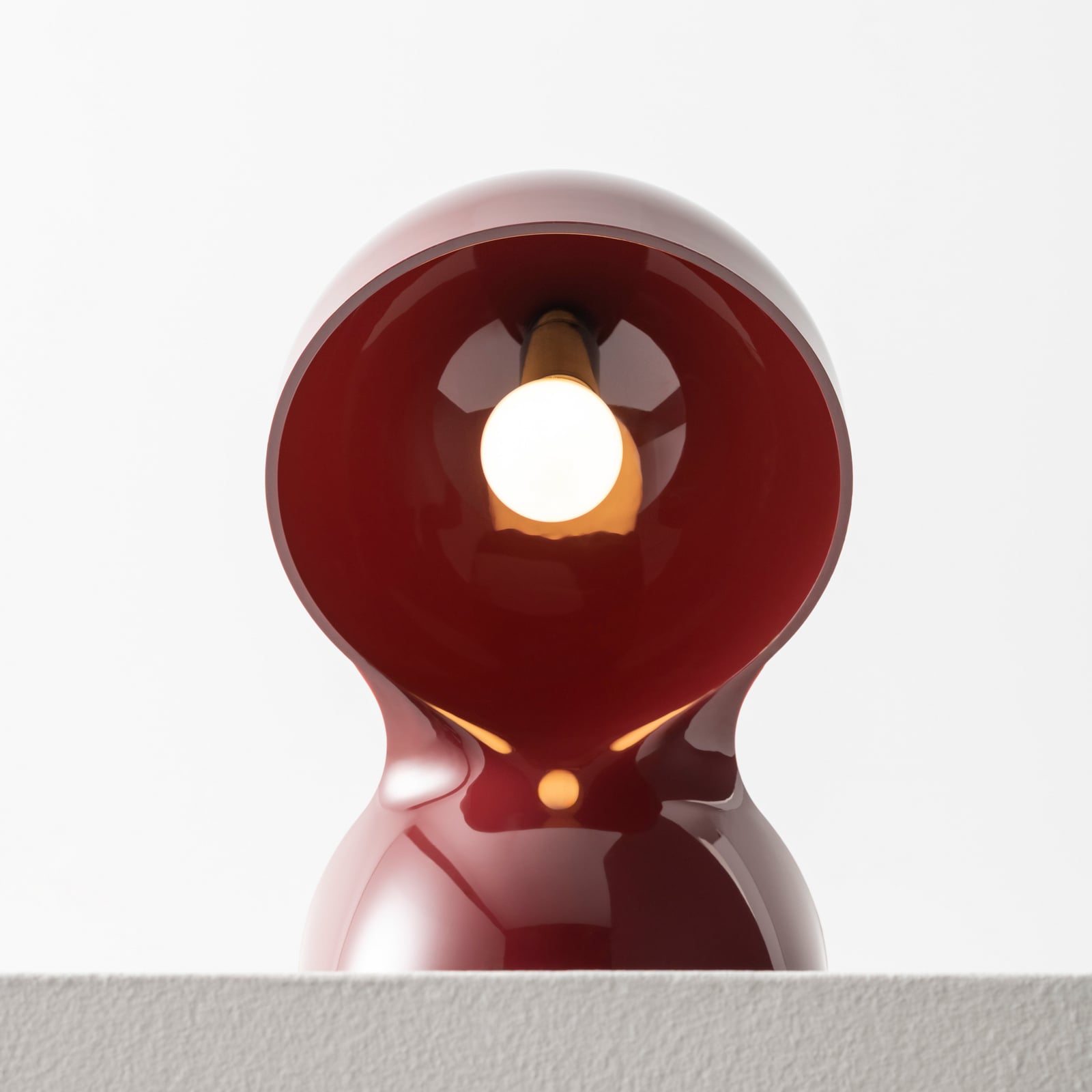 Dalù asztali világítás, rubinvörös, magasság 26 cm, E14 – Artemide Dalù asztali világítás, rubinvörös, magasság 26 cm, E14 – Artemide