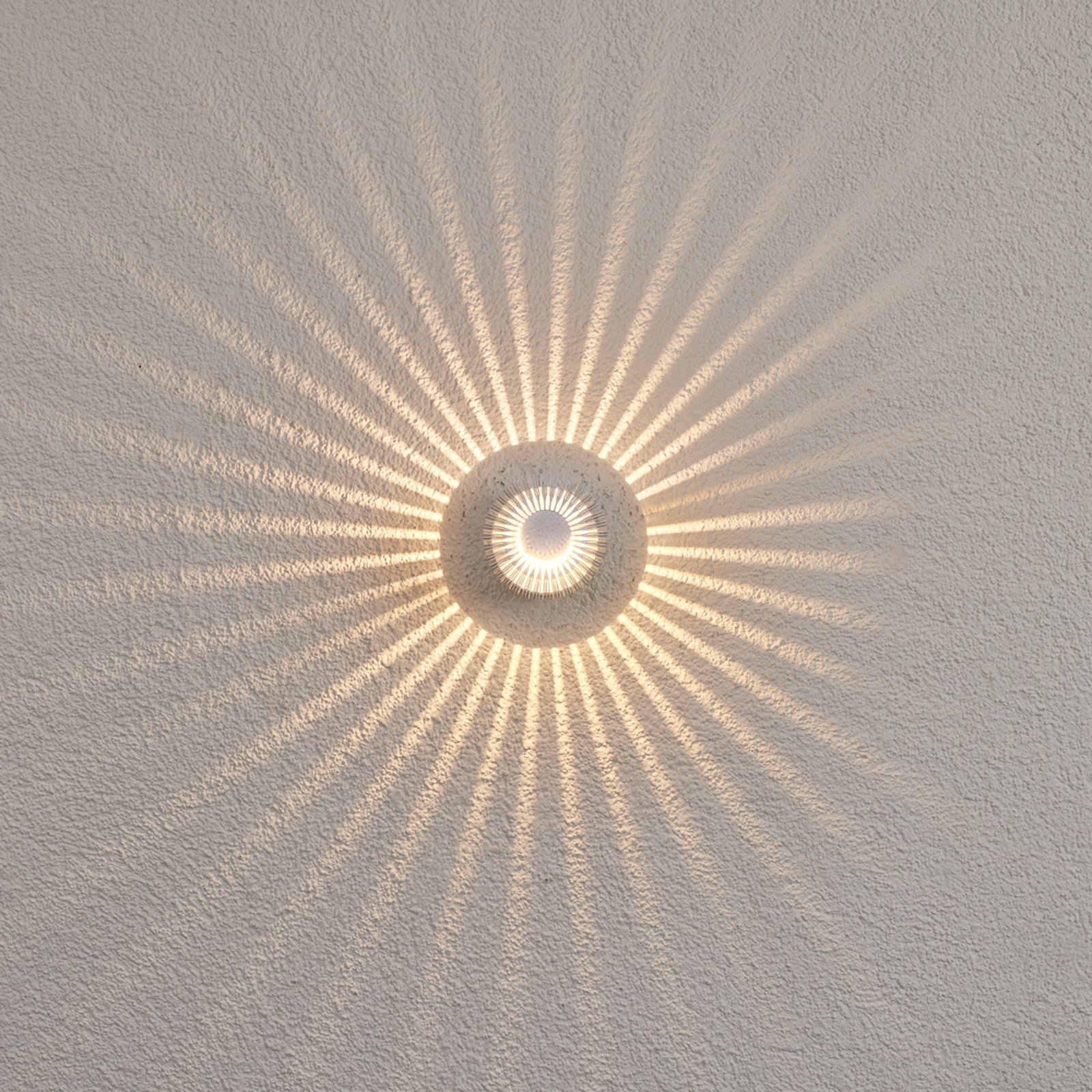 Alumínium színű kültéri fali lámpa Lennias LED-del