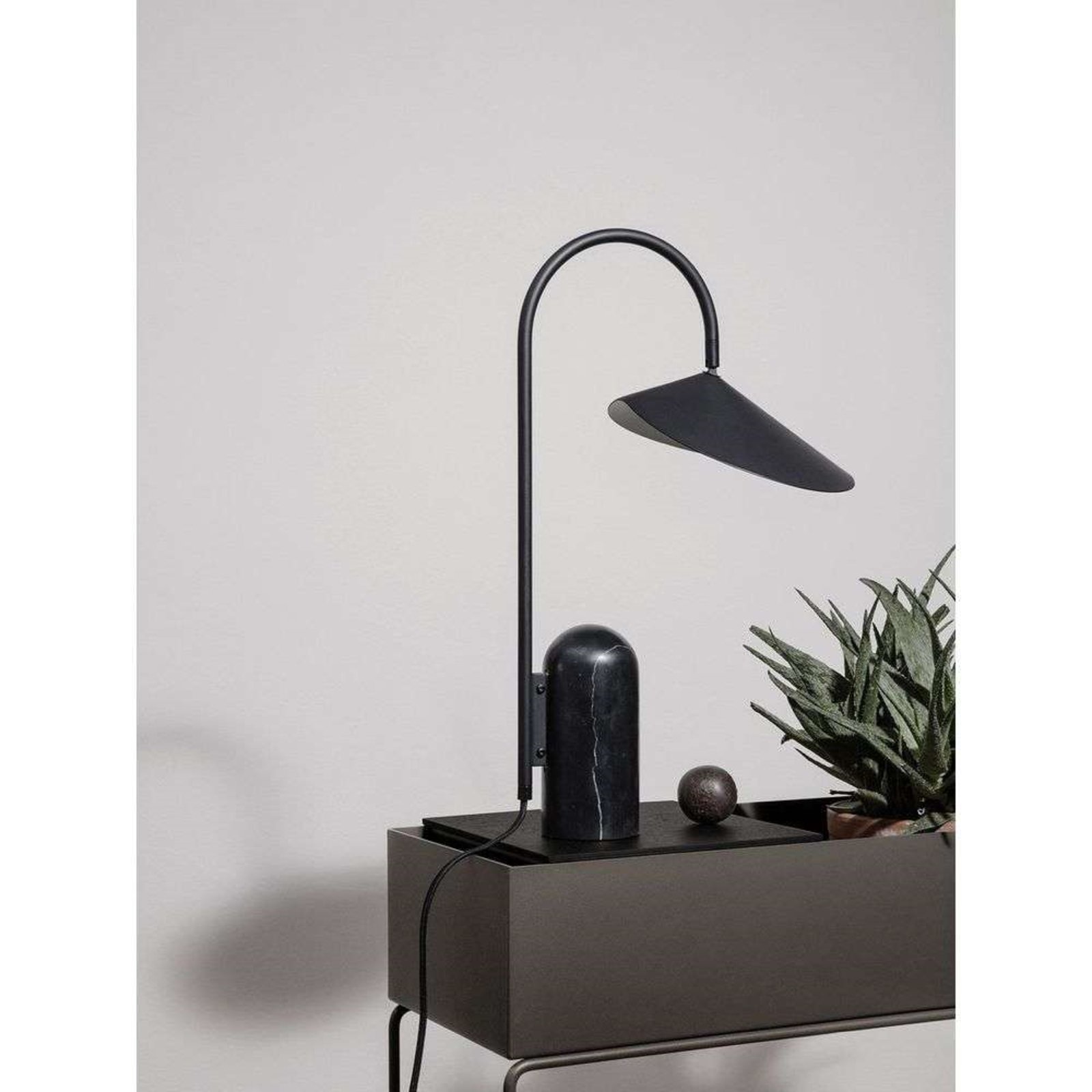 Plant Tálca a  oldalon Plant Növényes Doboz Wood Black - Ferm Living