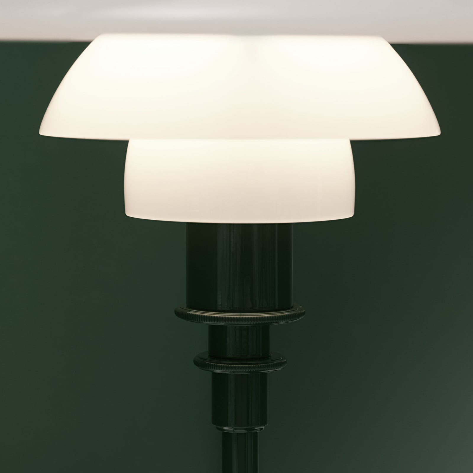 PH 2/1 pöytälamppu, tummanvihreä, halkaisija 20 cm – Louis Poulsen