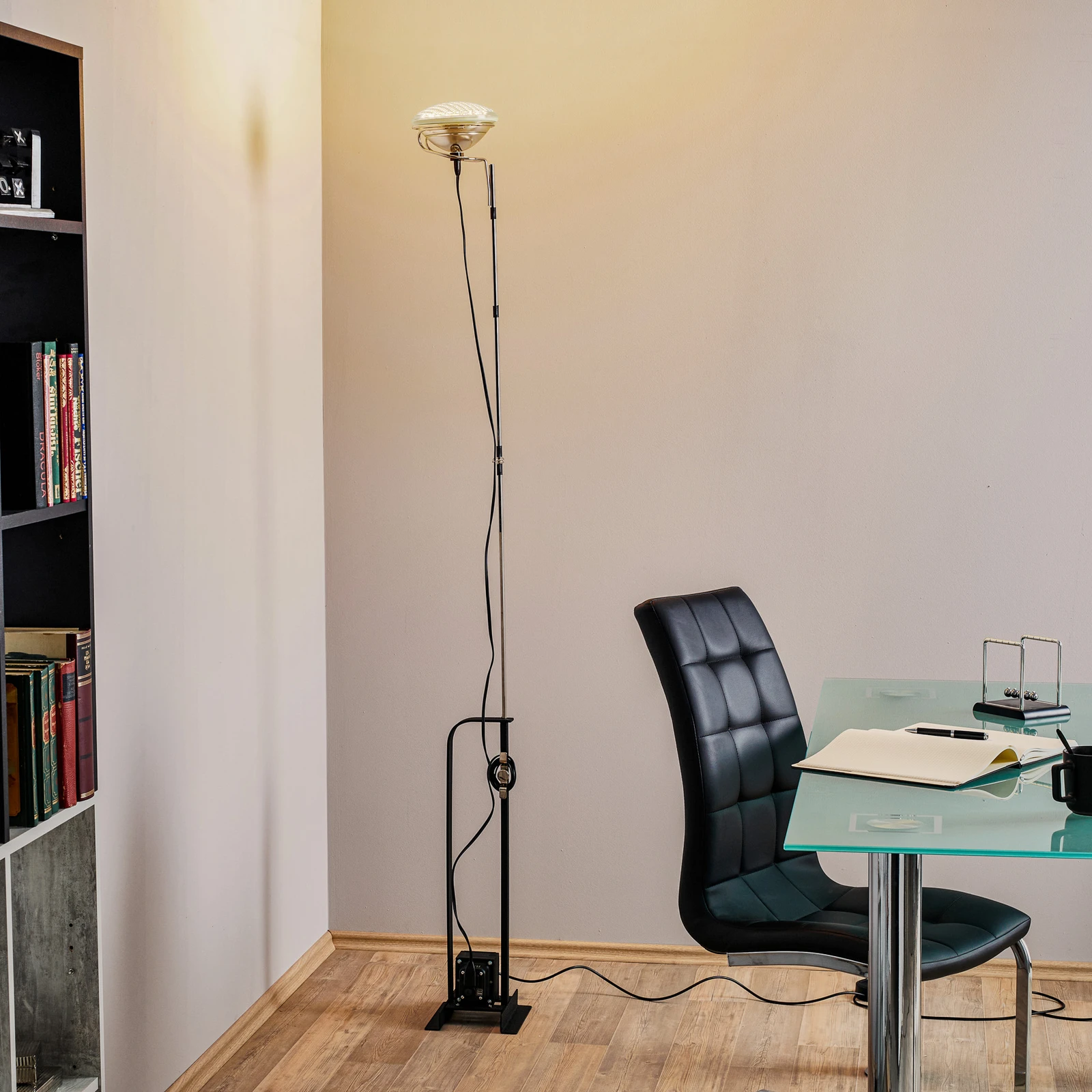FLOS Toio Limited Edition floor lamp, black, metal, 195 cm FLOS Toio Limited Edition floor lamp, black, metal, 195 cm