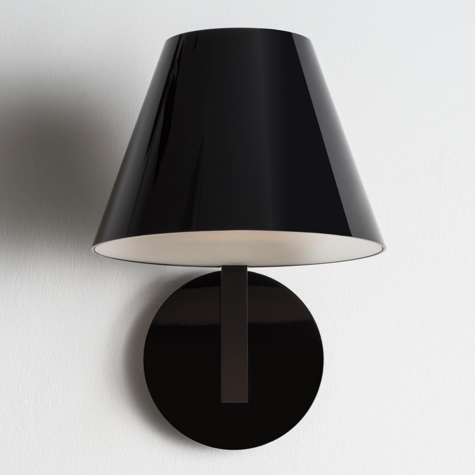 Artemide La Petite-černé designové nástěnné světlo