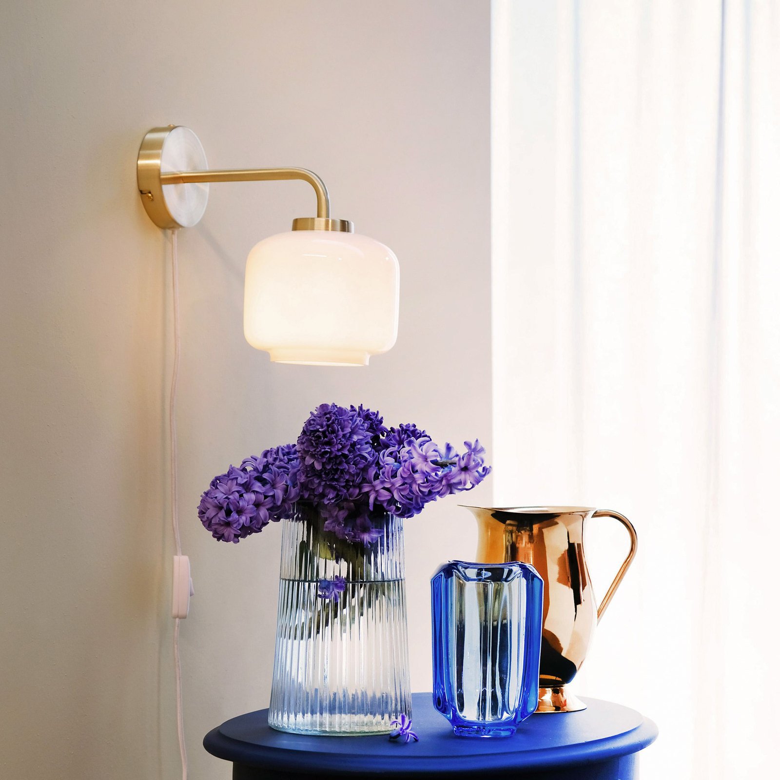 Arp Wall Lamp Ø15 Opal/Brass - DybergLarsen