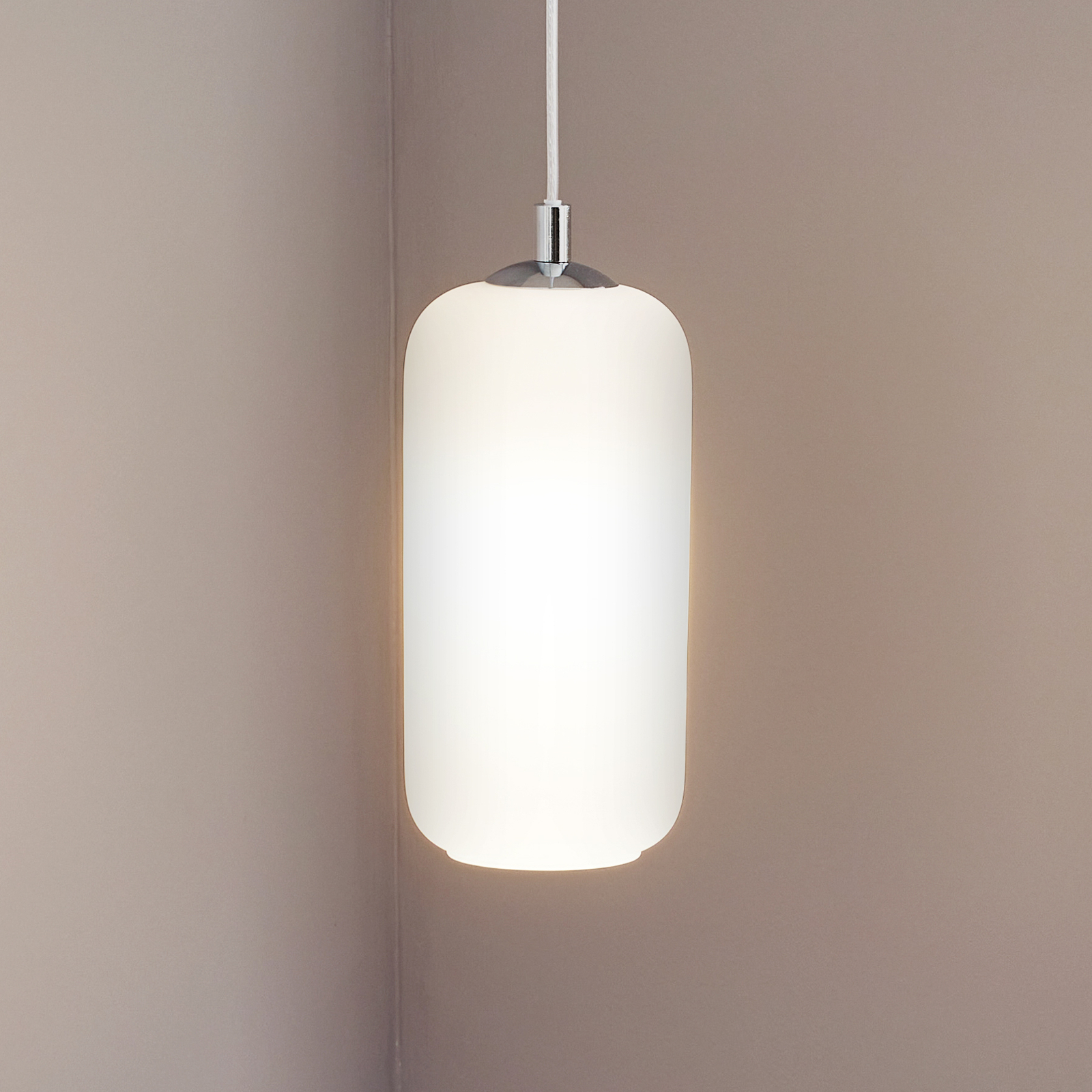 Pendellampe Kaja mit Glasschirm lang, opal