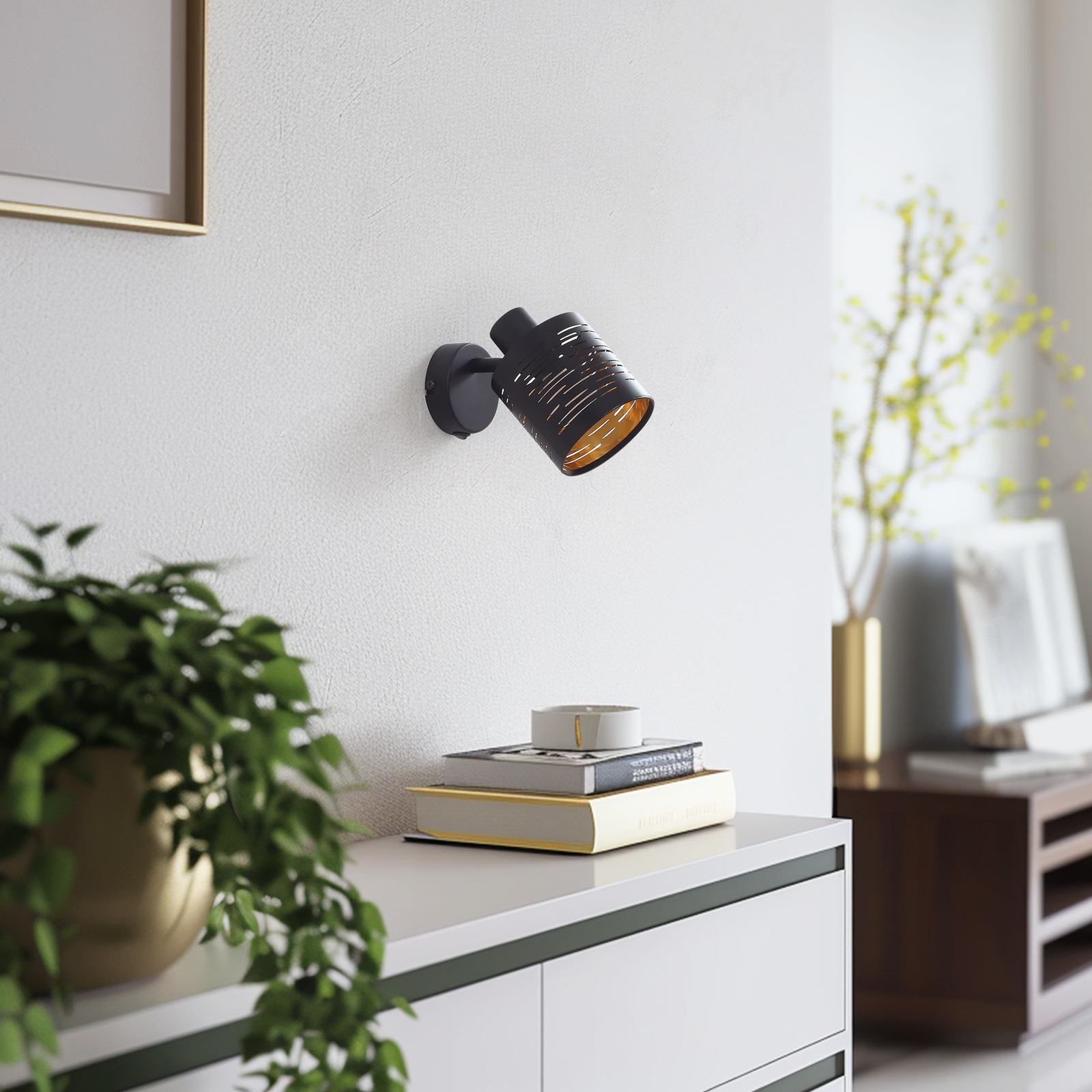 Lindby Iolyn wall light with switch