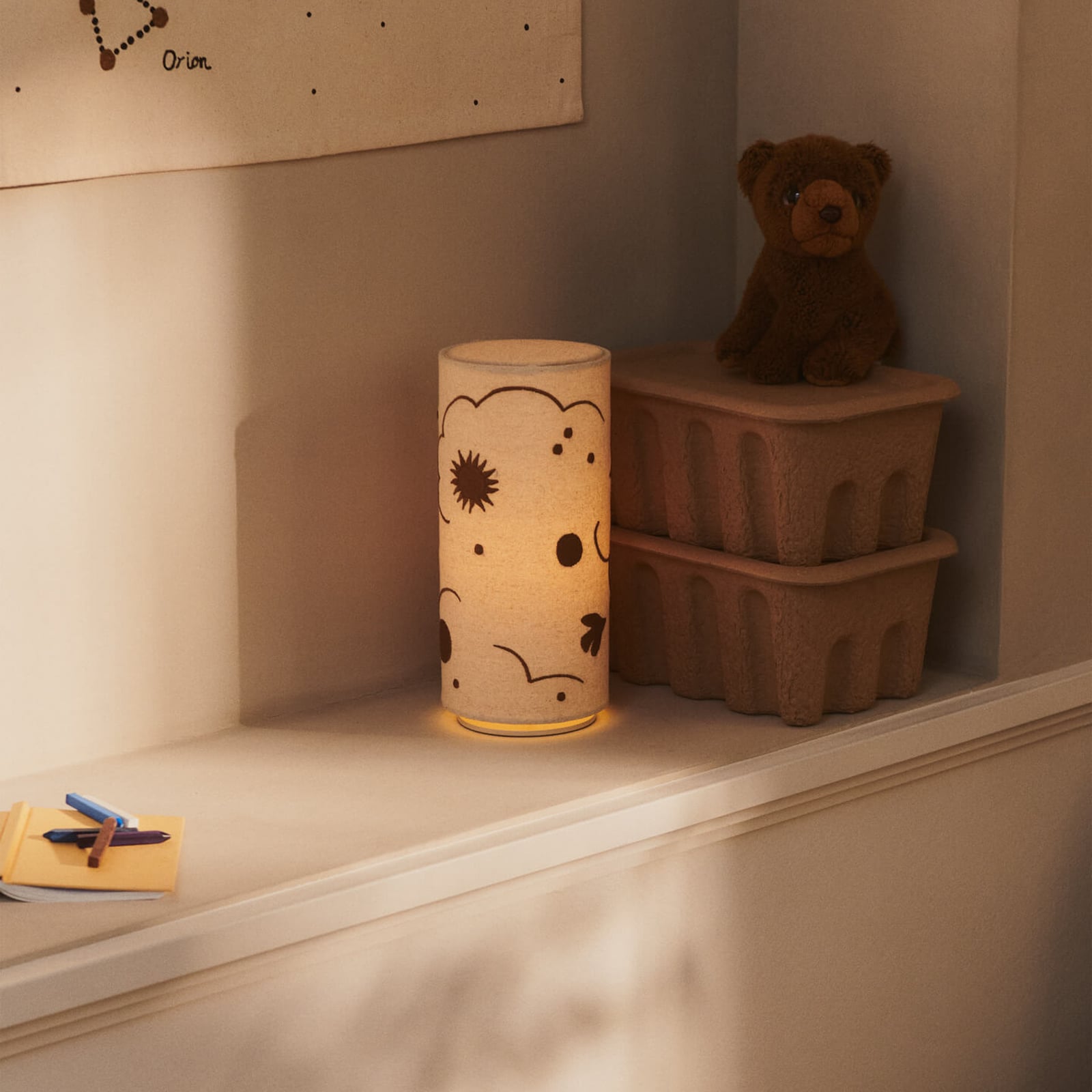 Skye LED-bordlampe, naturfarget lin Høyde 27 cm - ferm LIVING