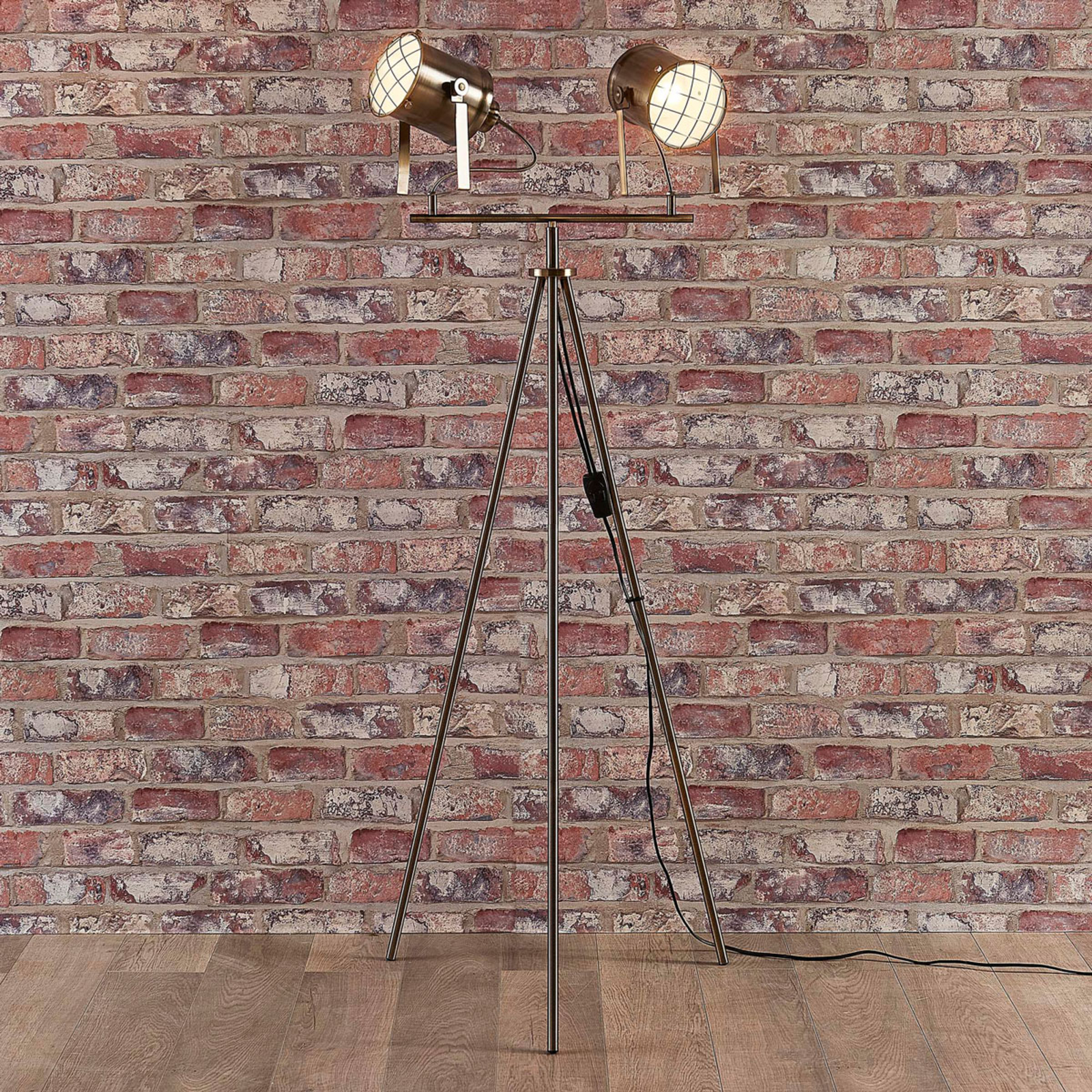 Dwupunktowa lampa stojąca Ebbi z metalu