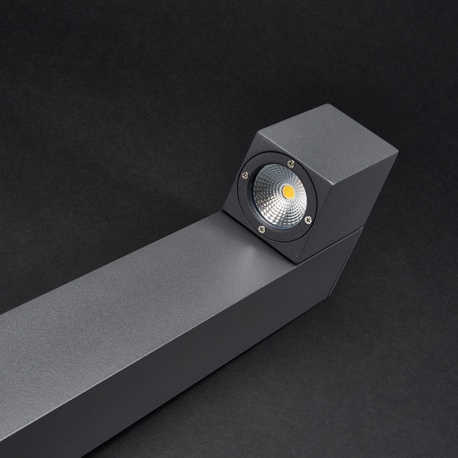 Lorik LED-gatelampe med justerbart hode