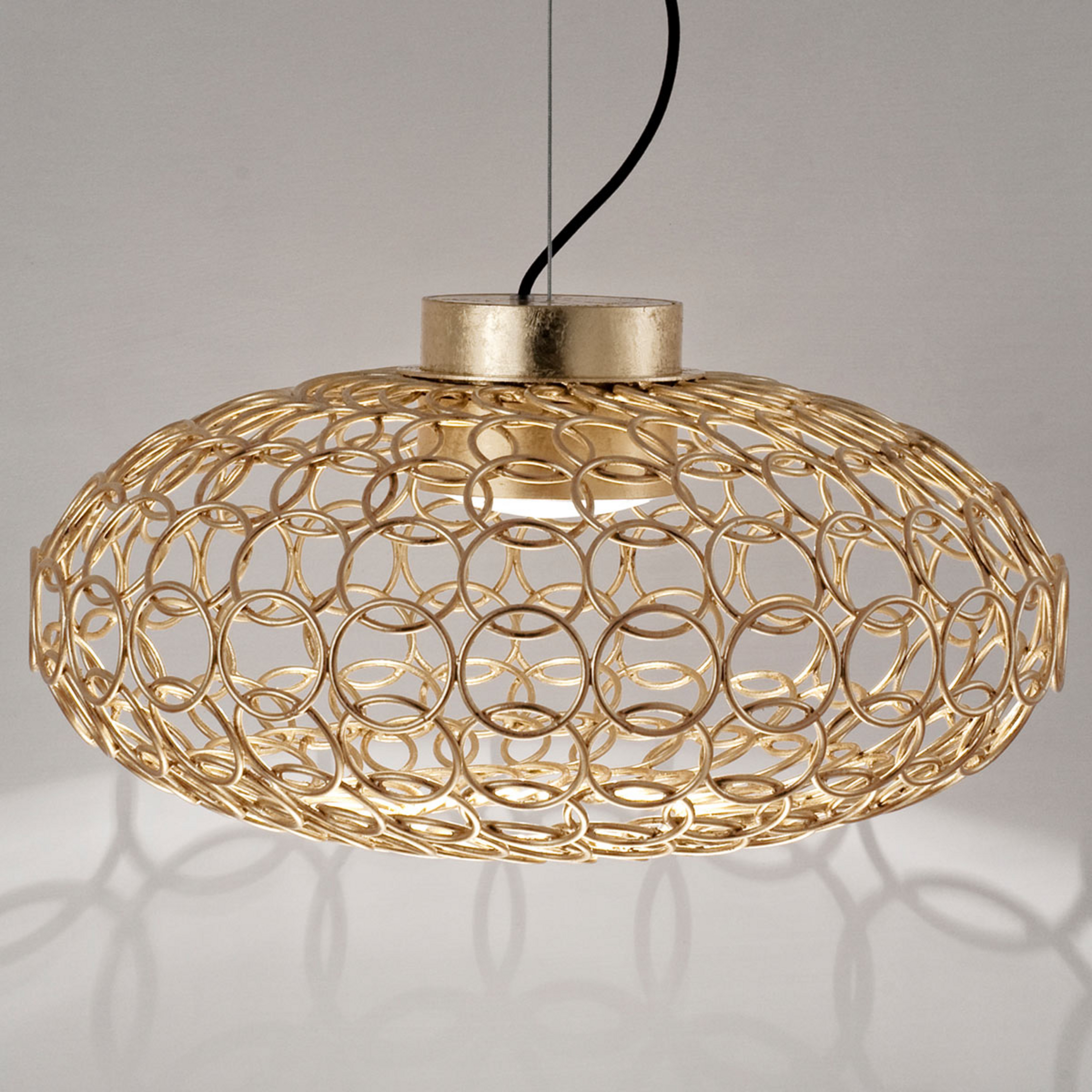 Terzani G.R.A. - candeeiro suspenso de design oval, dourado