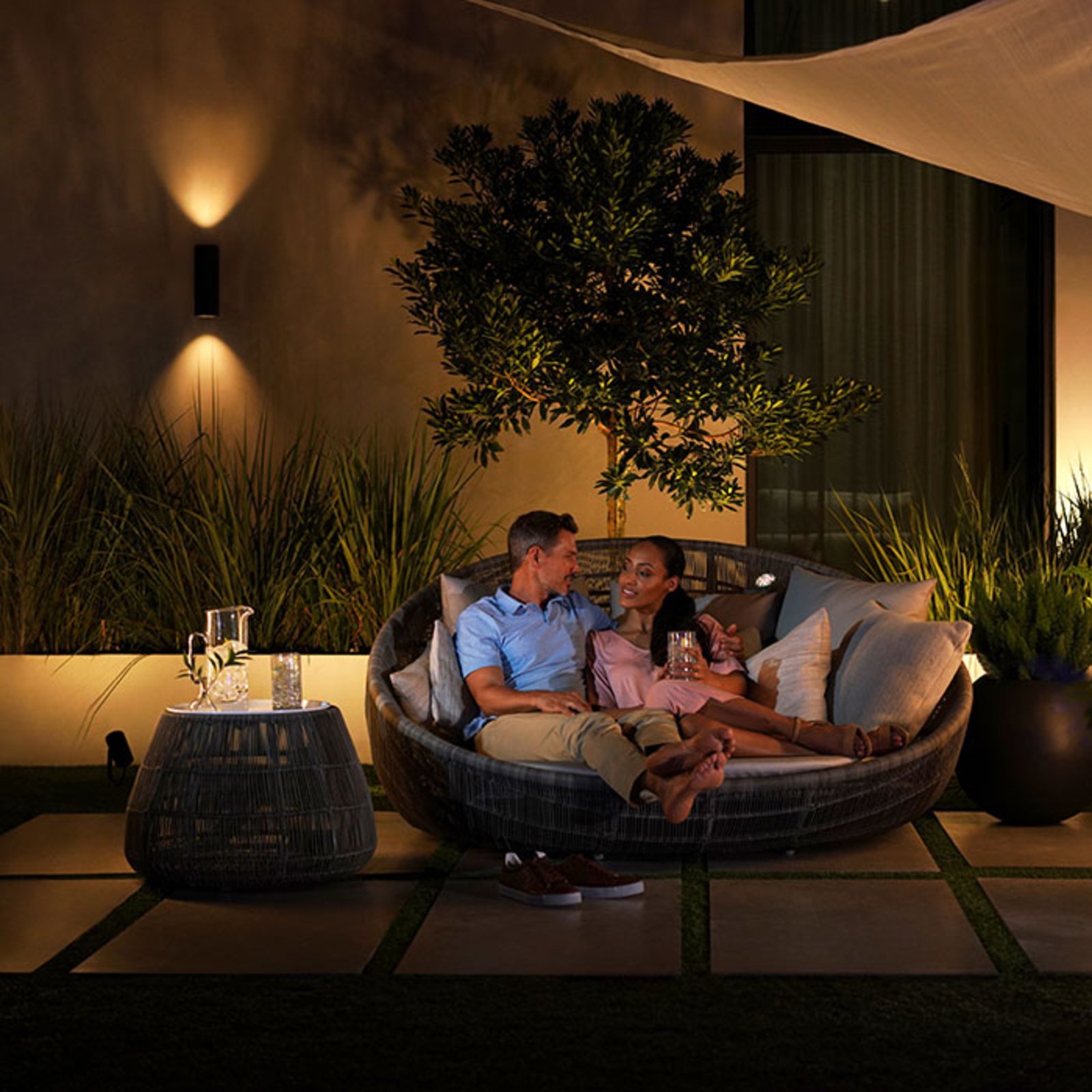 Appear Kültéri Fali Lámpa White/Color Amb. - Philips Hue