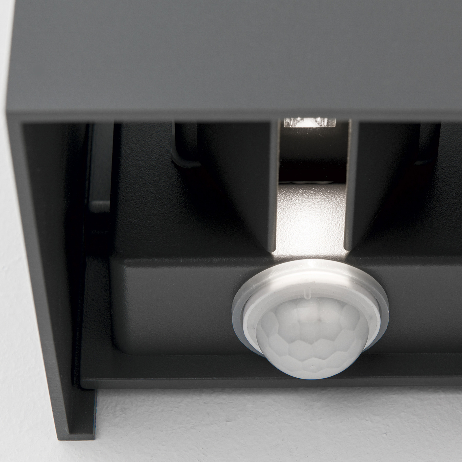 LED outdoor wall light Cube-S, anthracite, metal, sensor