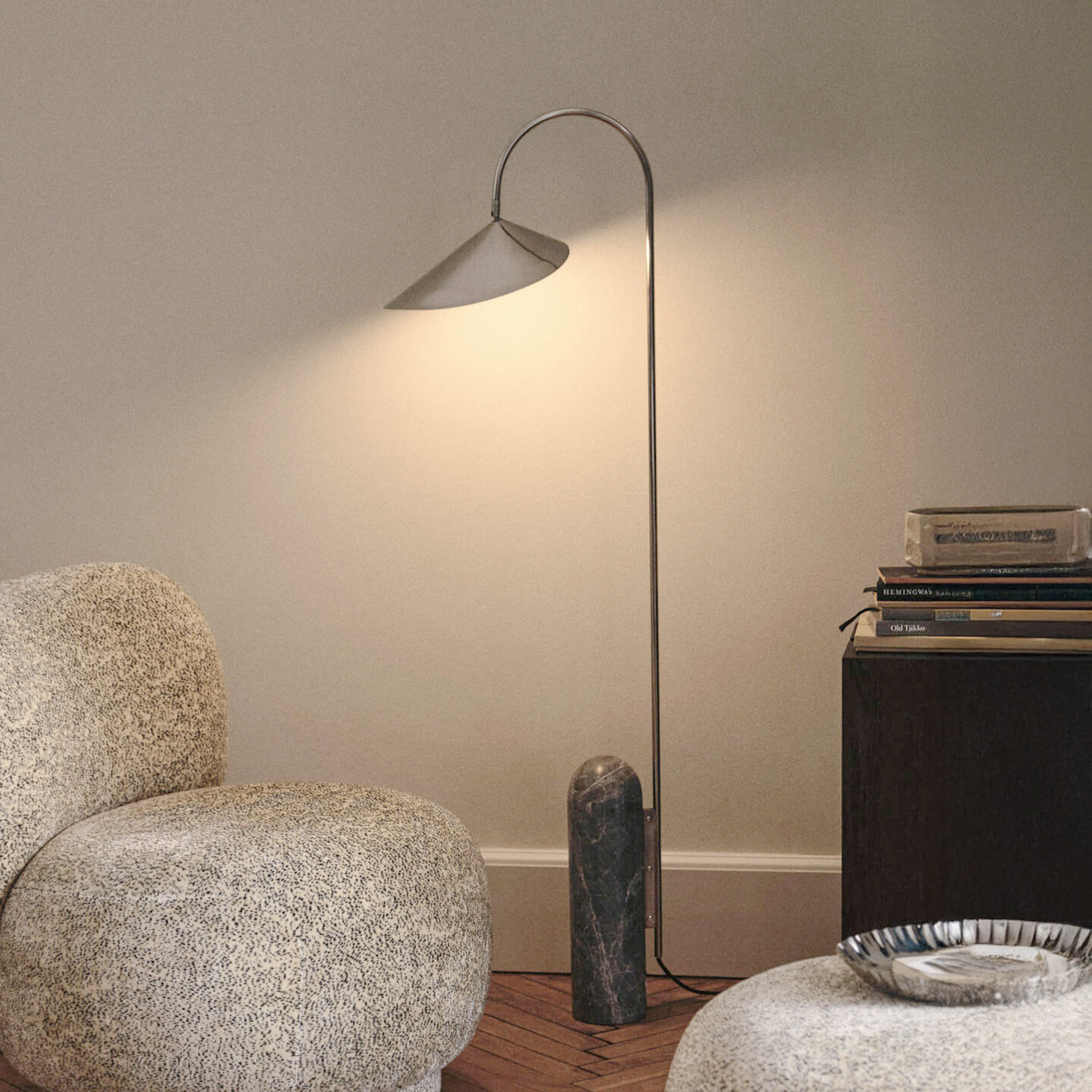 Lampadaire Arum, acier inoxydable / marbre, 136 cm - ferm LIVING Lampadaire Arum, acier inoxydable / marbre, 136 cm - ferm LIVING