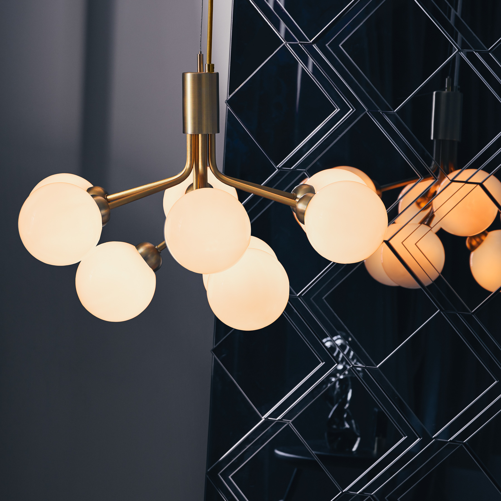 Apiales 9 Kronleuchter Brushed Brass/Opal White - Nuura