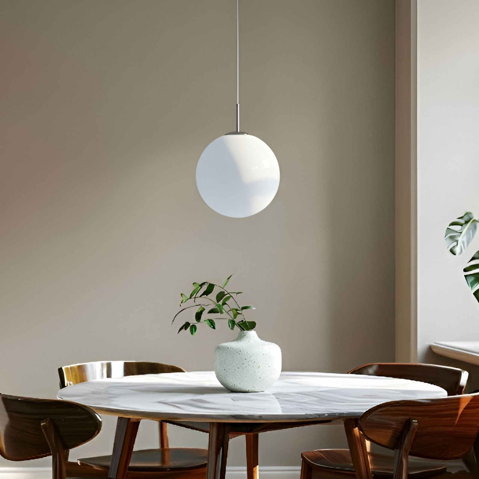 Lindby hanglamp Marike, Ø 30 cm, wit, glas, globe, E27