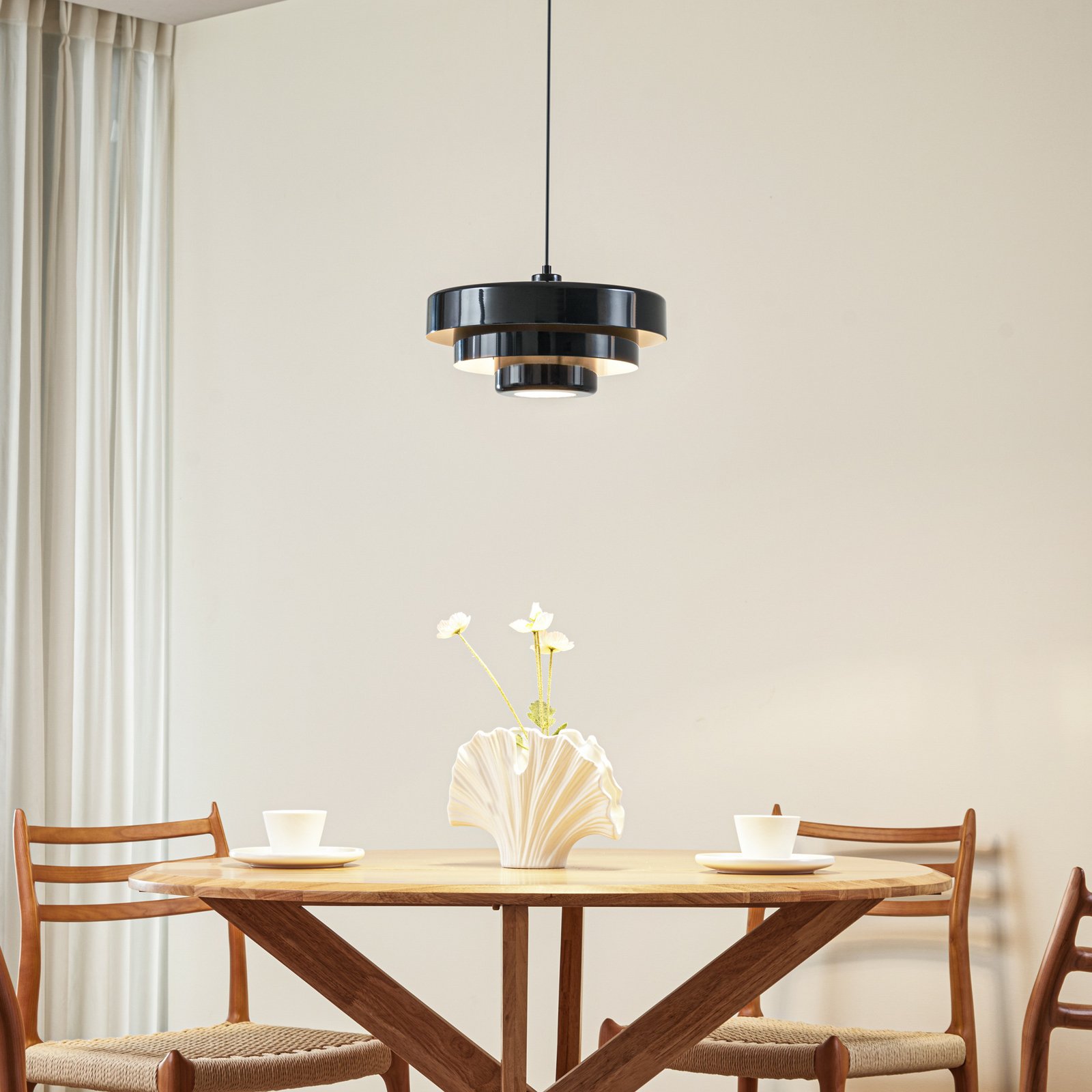 Lindby piekaramā lampa Tivra, melna, Ø 35 cm, metāls, E27