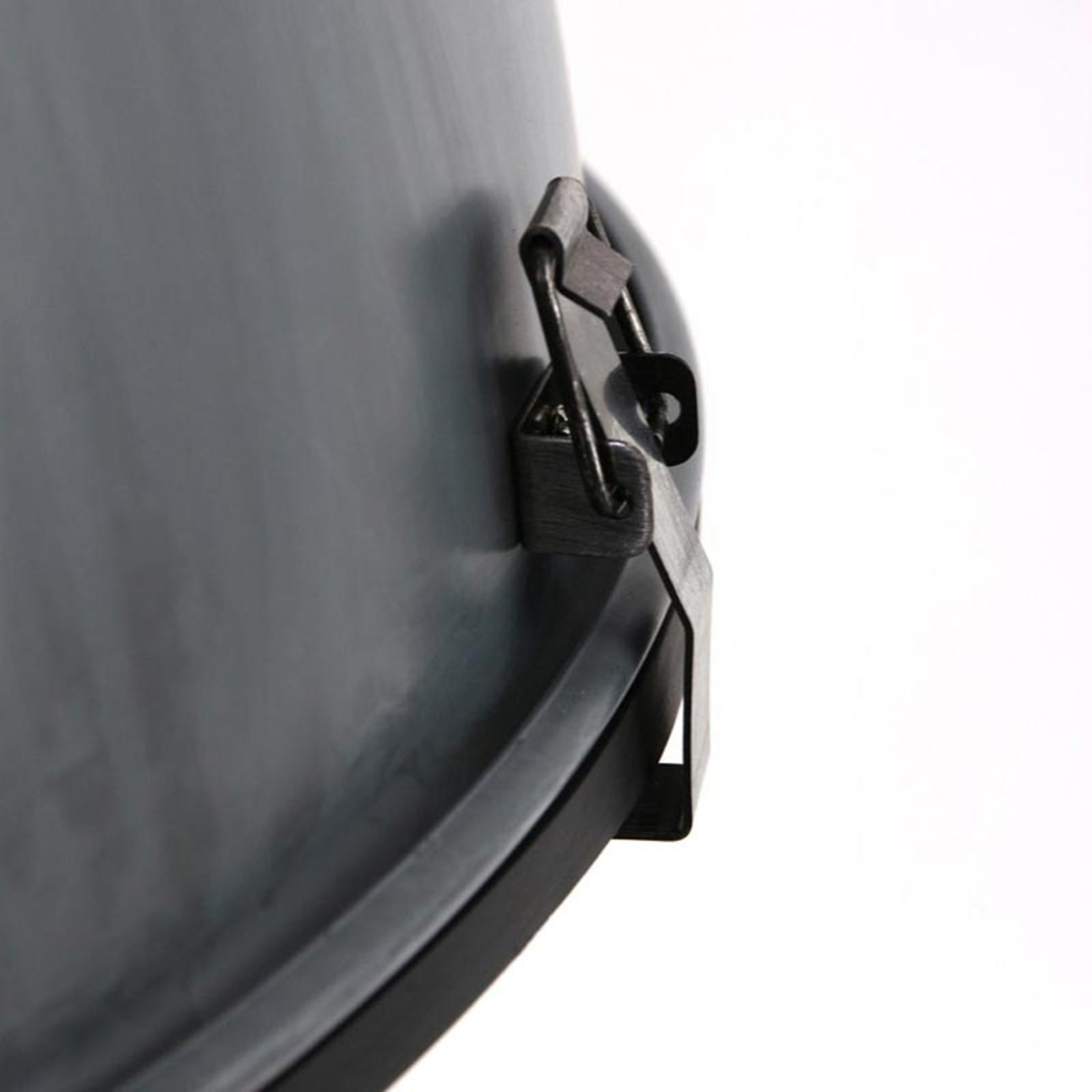 Bikkel XXL siva viseča svetilka v industrijskem dizajnu