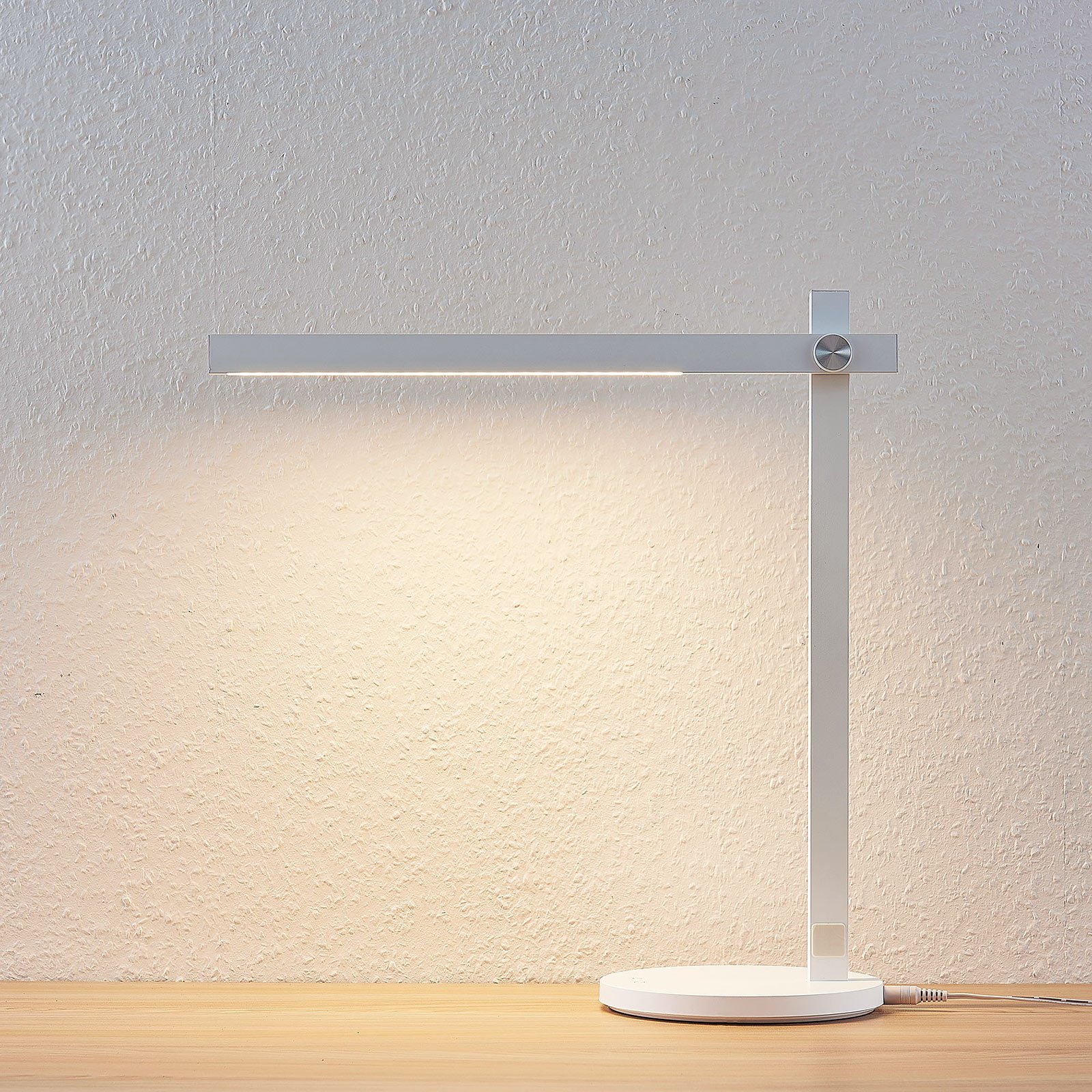 Lindby Loretta LED-Schreibtischlampe, CCT, weiß